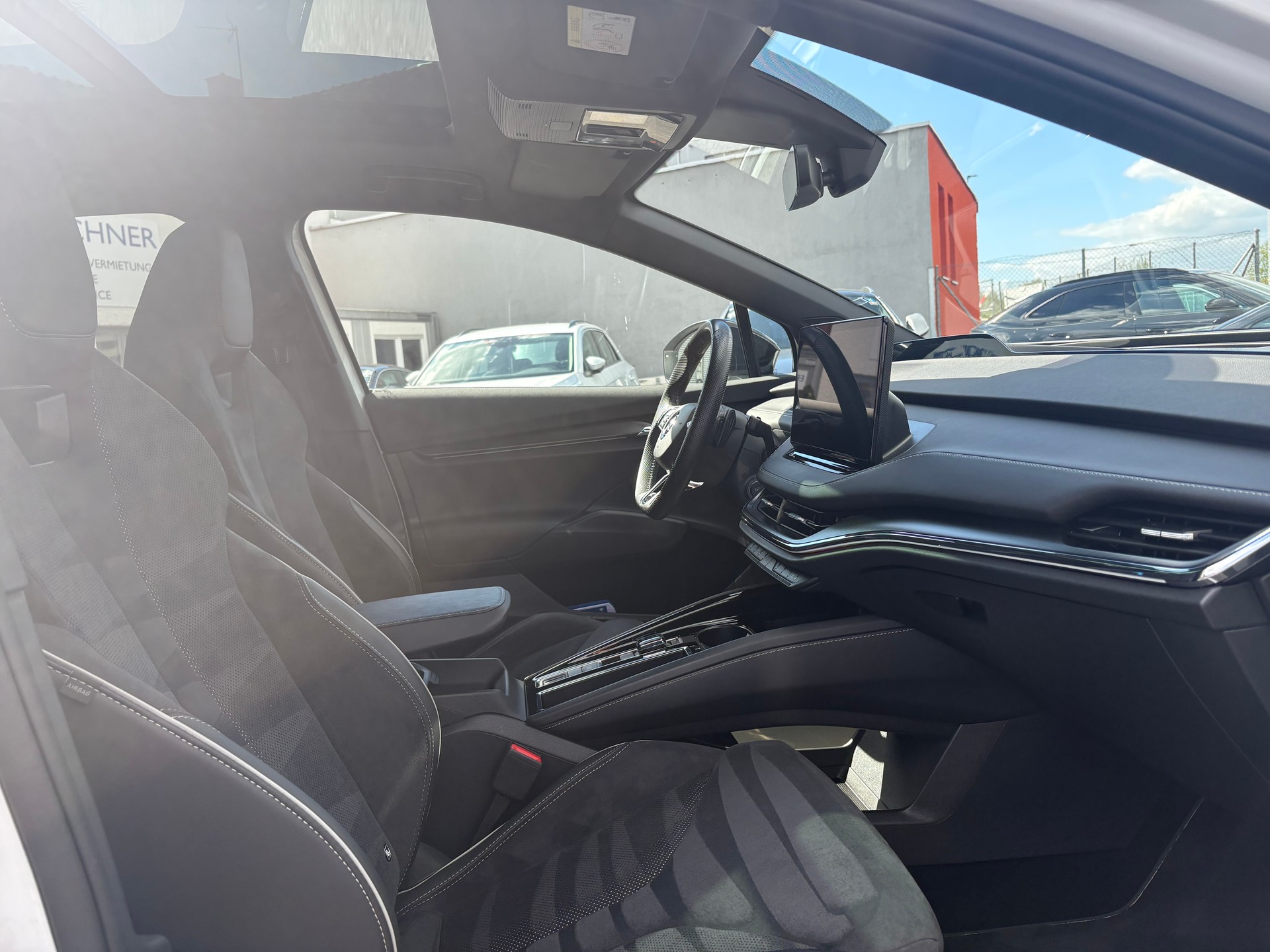 SKODA Enyaq iV 80 SportLine Ultra-image-12