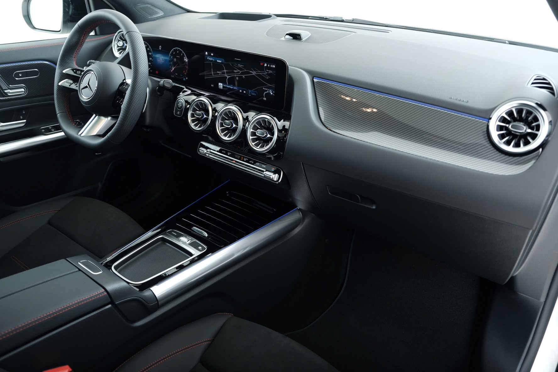 MERCEDES-BENZ GLA 250 AMG Line 4matic Swiss Star h247-image-6