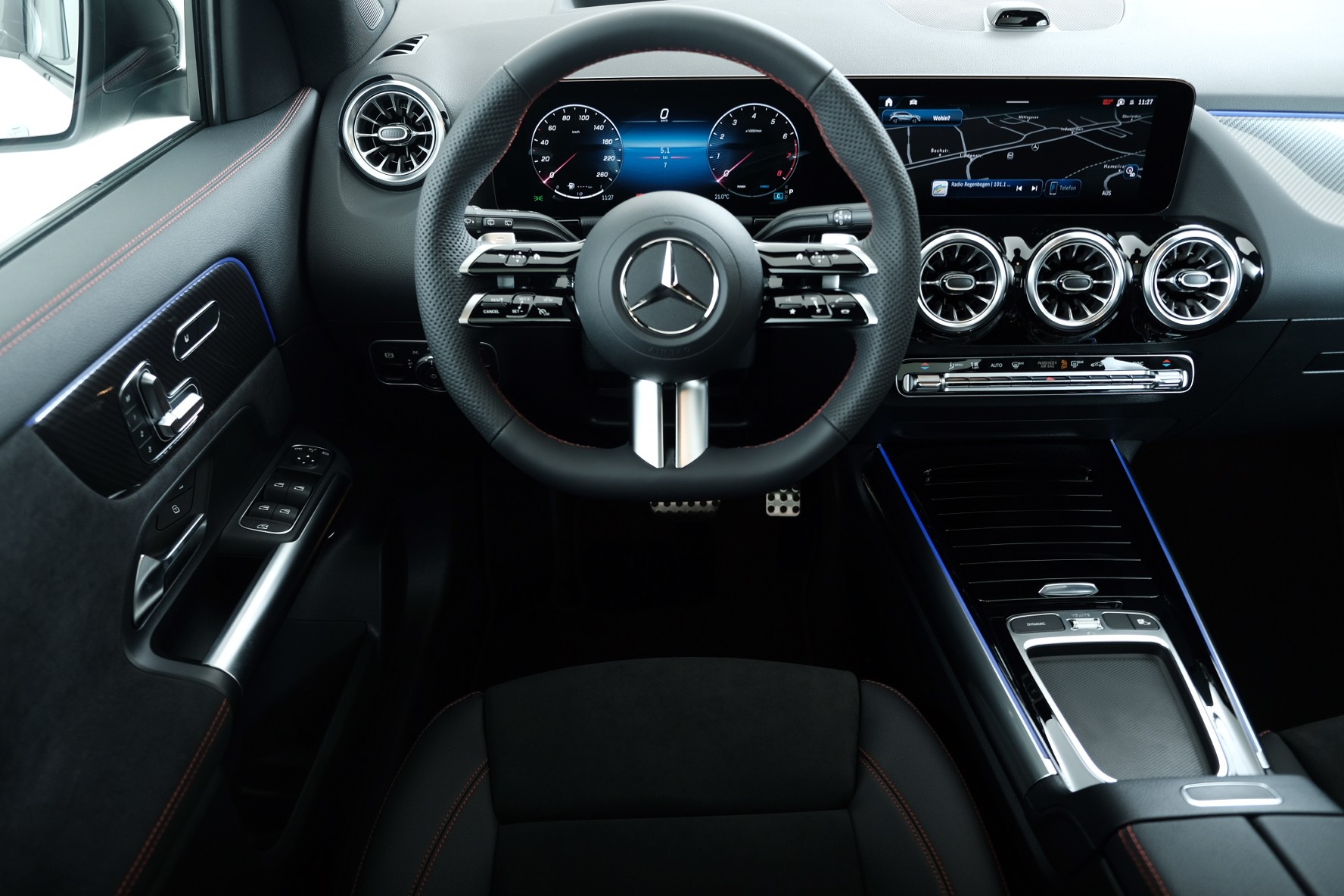 MERCEDES-BENZ GLA 250 AMG Line 4matic Swiss Star h247-image-7
