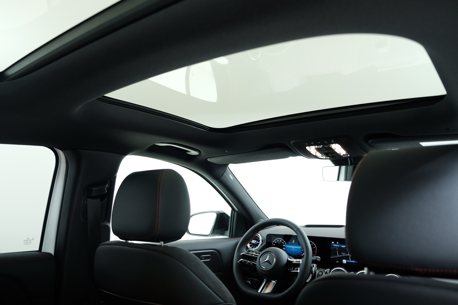 MERCEDES-BENZ GLA 250 AMG Line 4matic Swiss Star h247-image-12