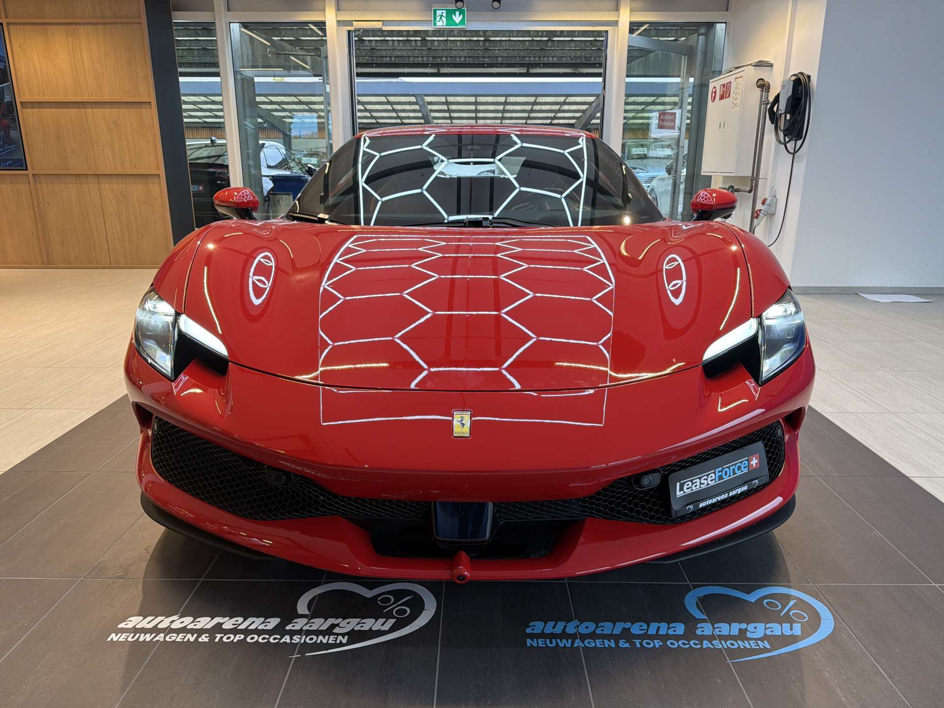 FERRARI 296 GTB 830PS Automat-image-10
