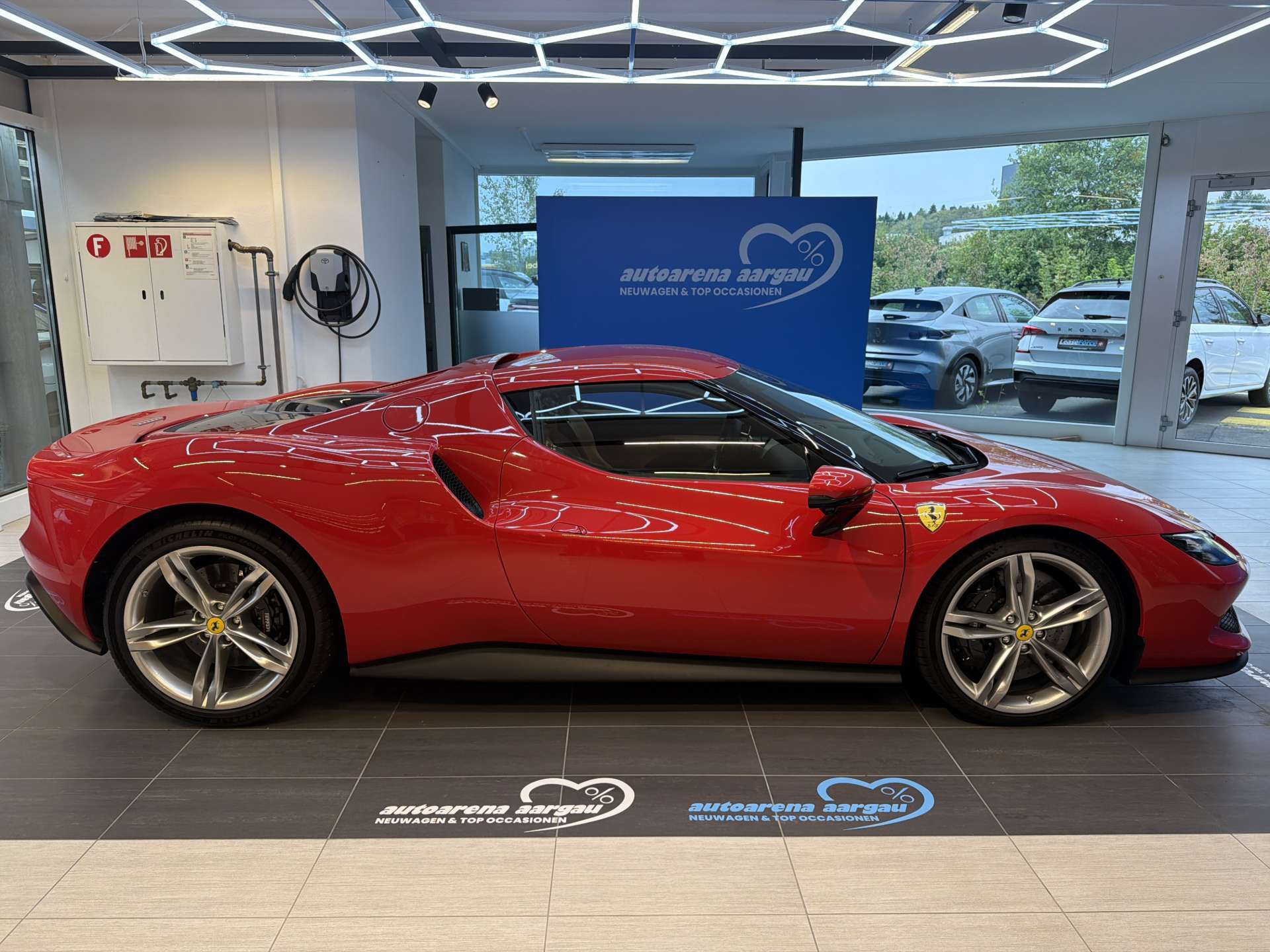 FERRARI 296 GTB 830PS Automat-image-11