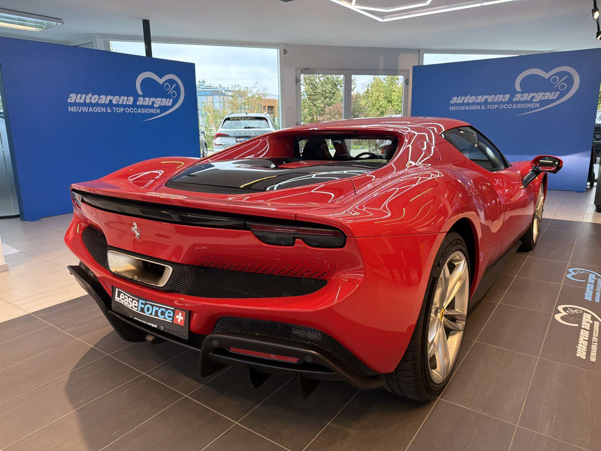 FERRARI 296 GTB 830PS Automat-showroom-element-2