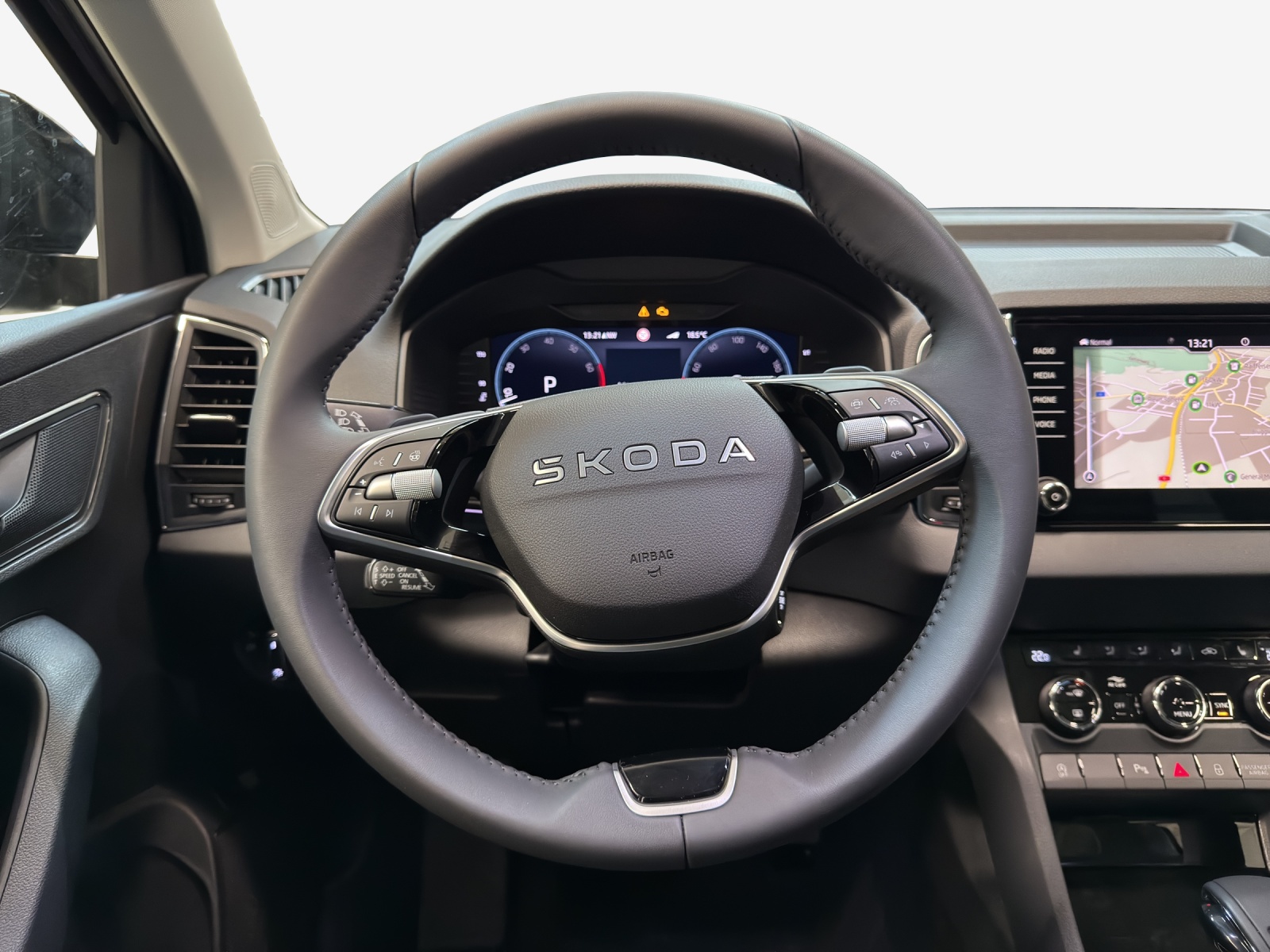 SKODA Karoq 1.5 TSI Dynamic DSG-image-6