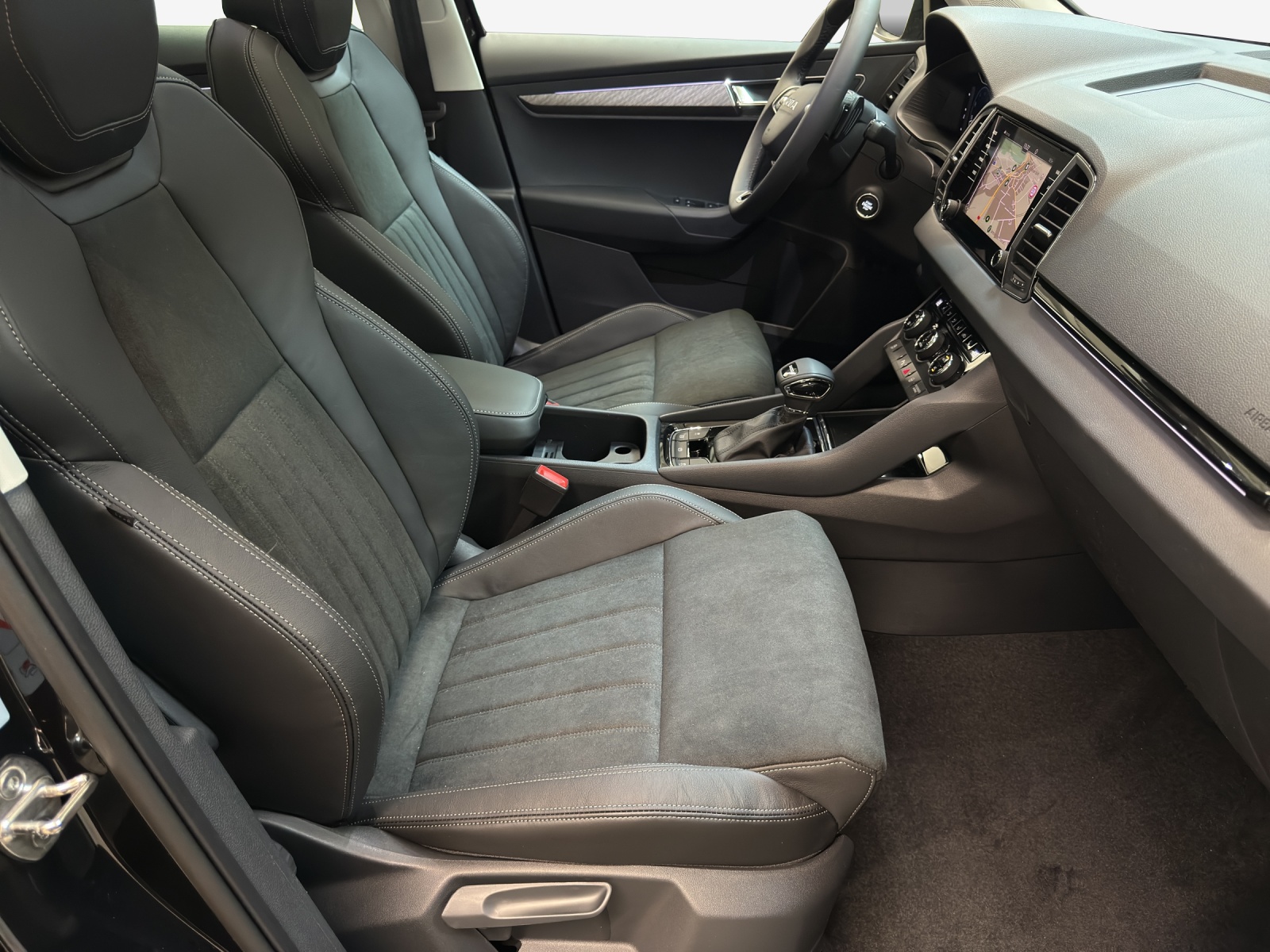 SKODA Karoq 1.5 TSI Dynamic DSG-image-9