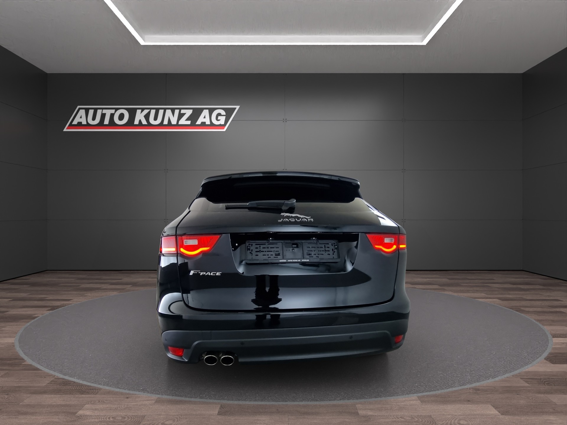 JAGUAR F-Pace 2.0 D 180 Pure AWD-image-4