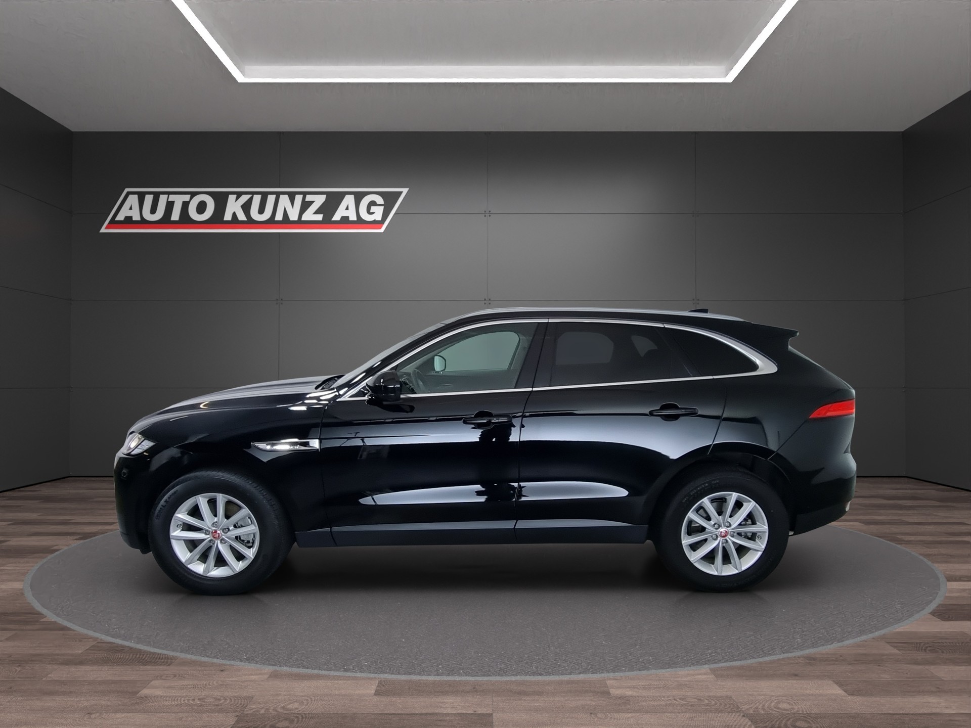 JAGUAR F-Pace 2.0 D 180 Pure AWD-showroom-element-2