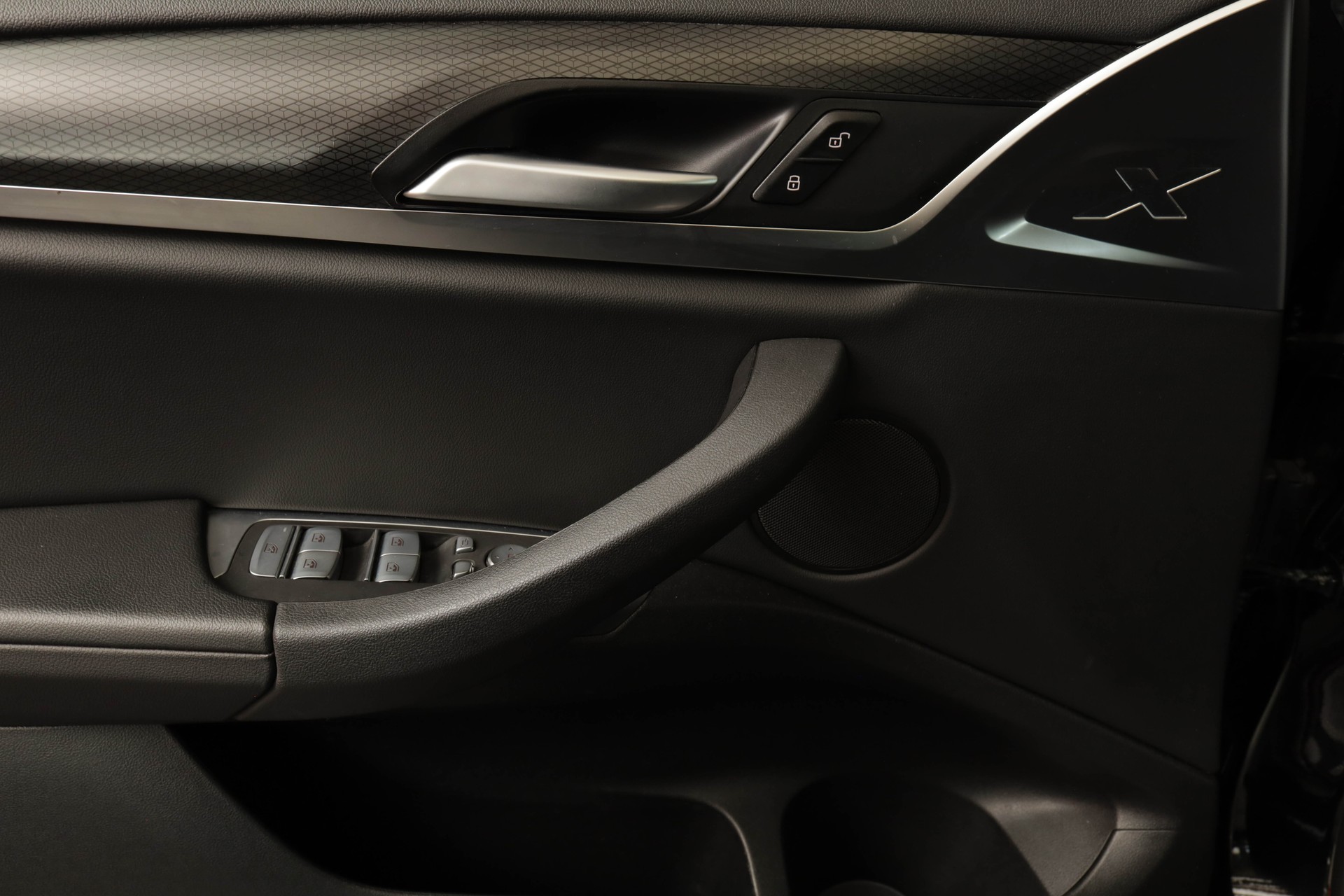 BMW X4 xDrive 48V 20d M Sport Steptronic • Attelage • Régulateur actif • Live Cockpit Professional-image-22
