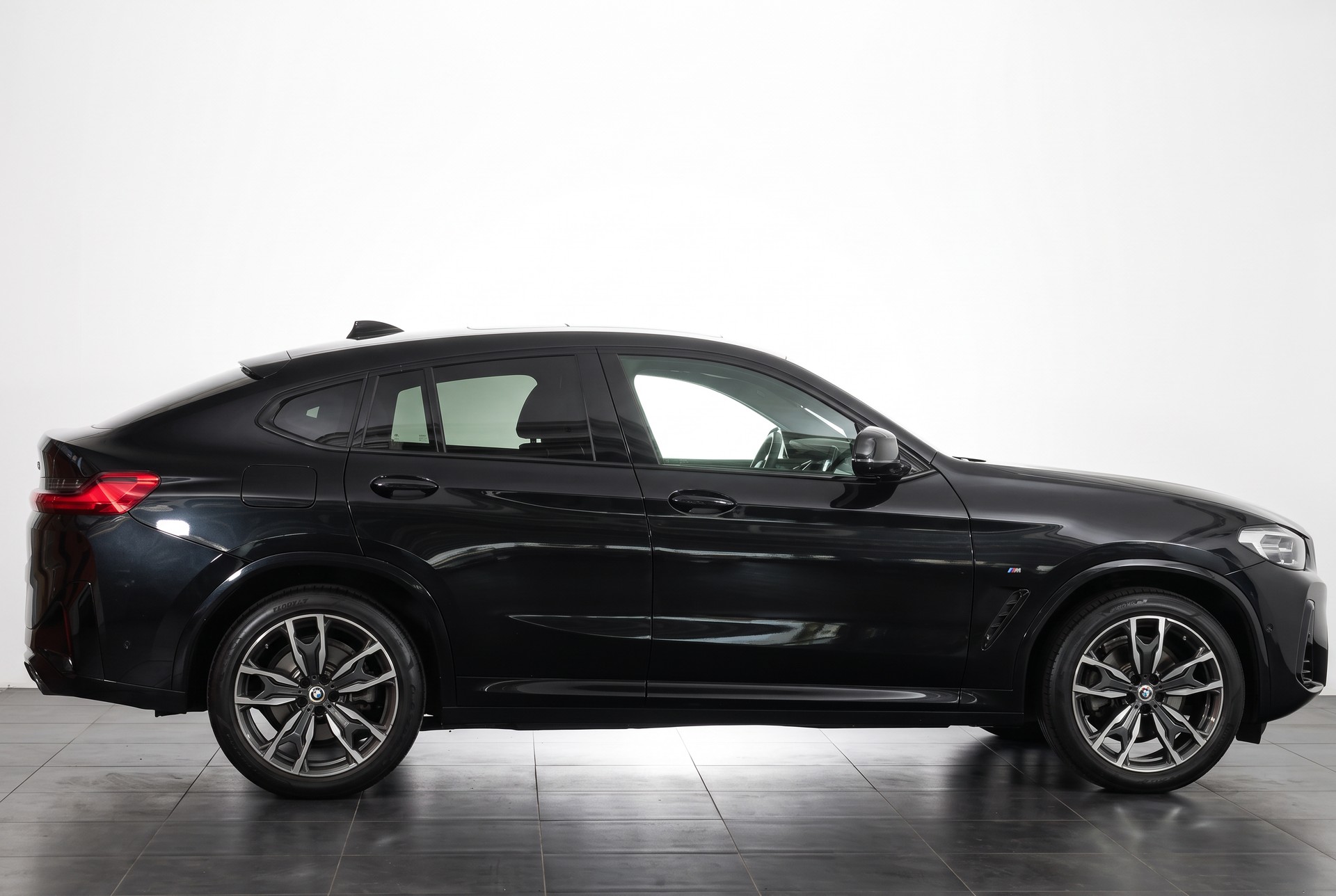 BMW X4 xDrive 48V 20d M Sport Steptronic • Attelage • Régulateur actif • Live Cockpit Professional-image-4
