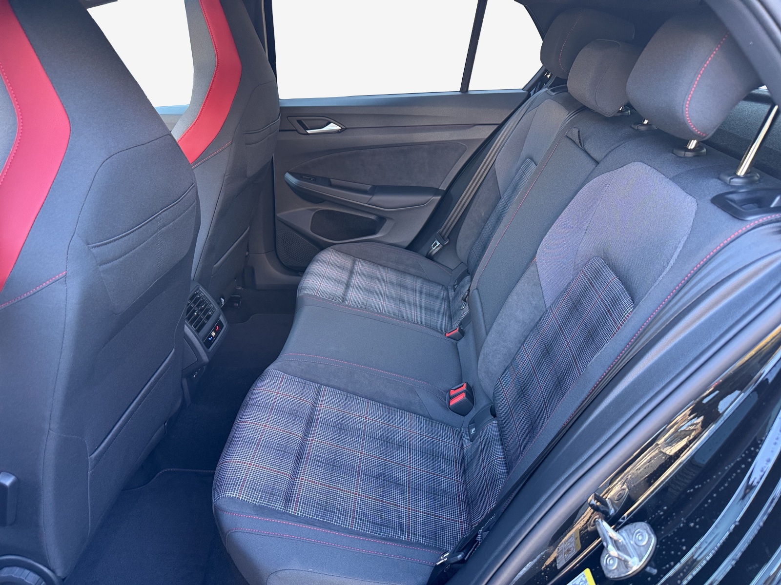 VW Golf 2.0 TSI GTI DSG-image-11