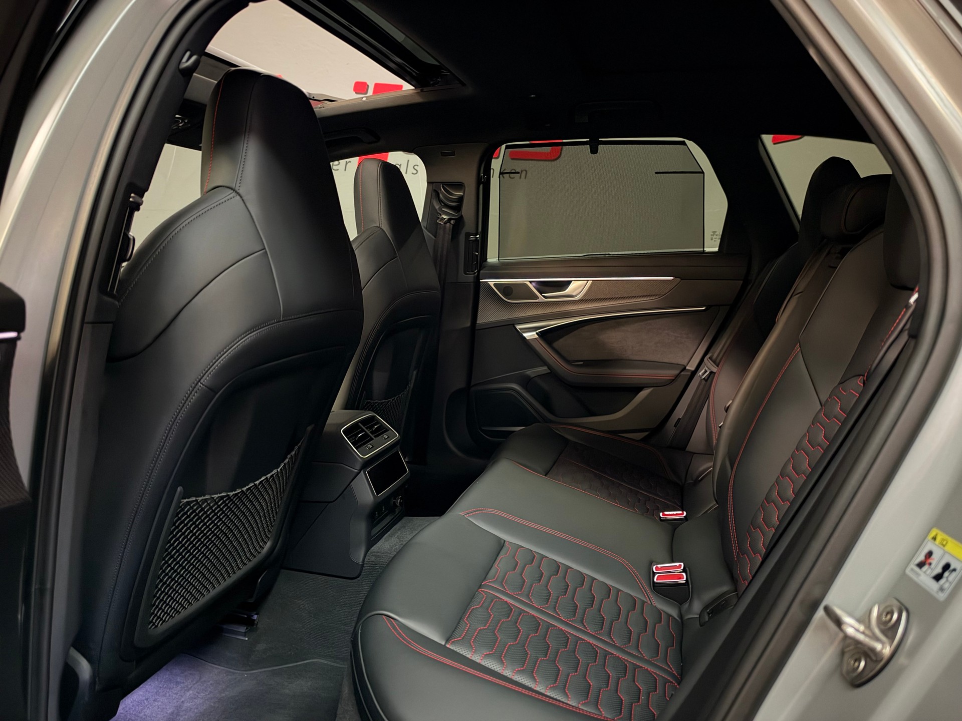 AUDI RS6 Avant 4.0 TFSI V8 quattro-image-22