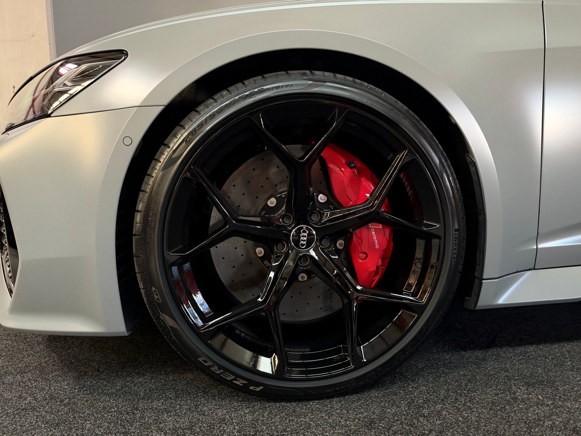AUDI RS6 Avant 4.0 TFSI V8 quattro-image-14