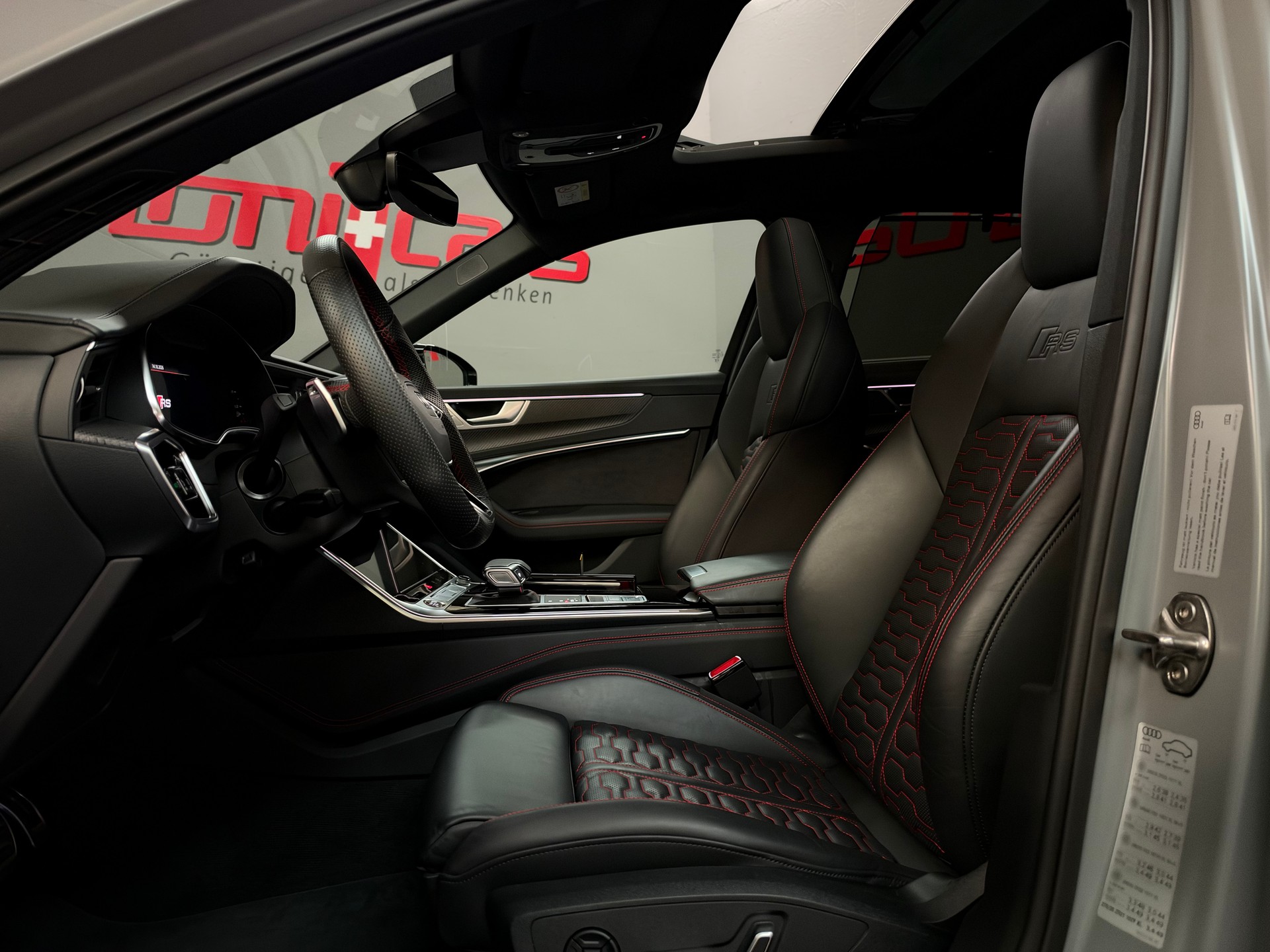 AUDI RS6 Avant 4.0 TFSI V8 quattro-image-17