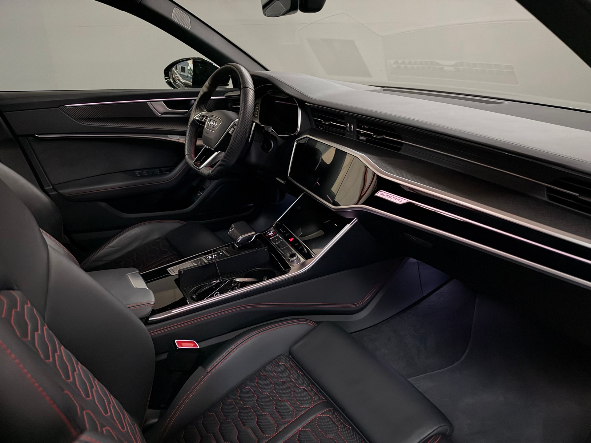 AUDI RS6 Avant 4.0 TFSI V8 quattro-image-28
