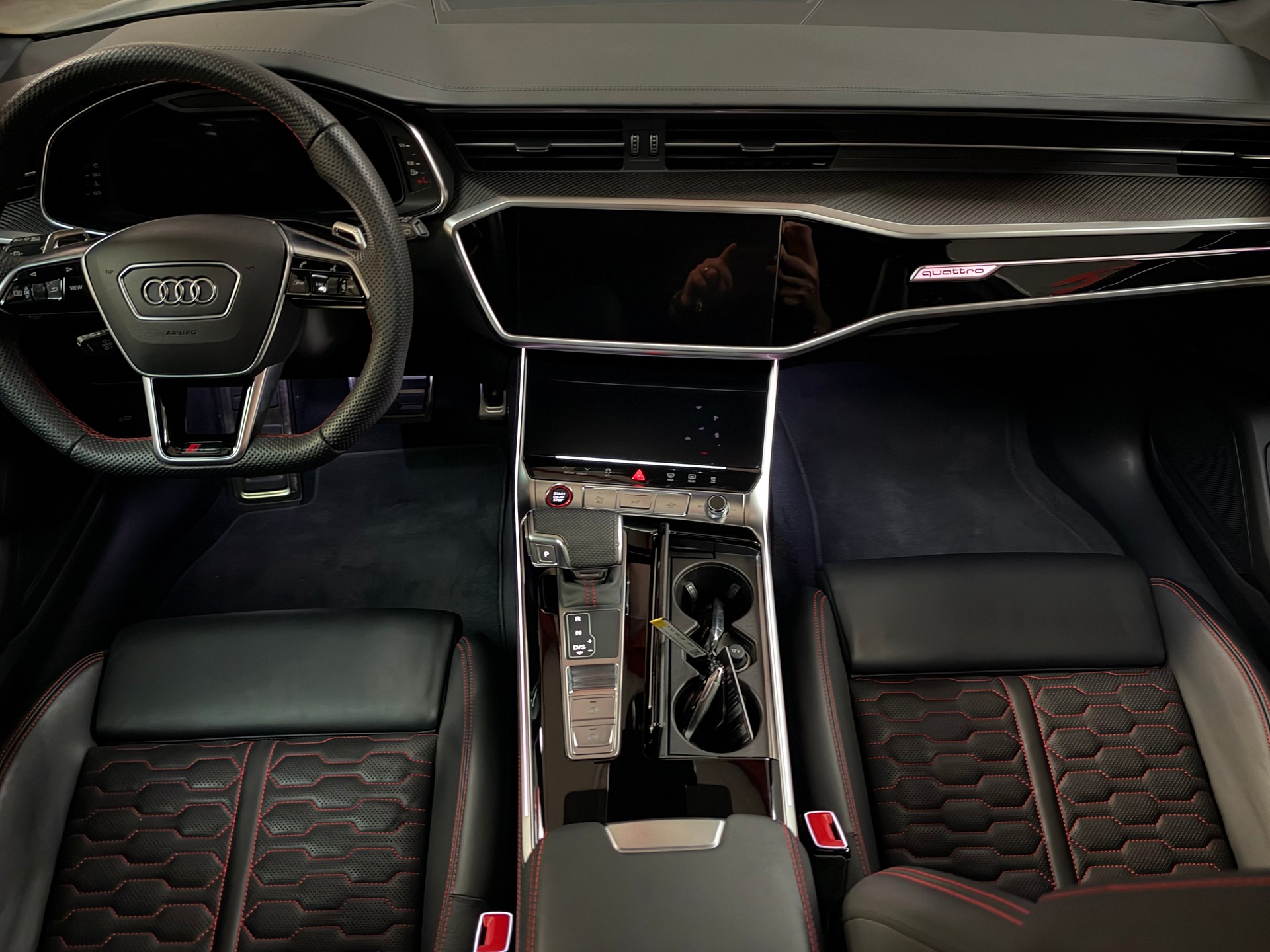 AUDI RS6 Avant 4.0 TFSI V8 quattro-image-23
