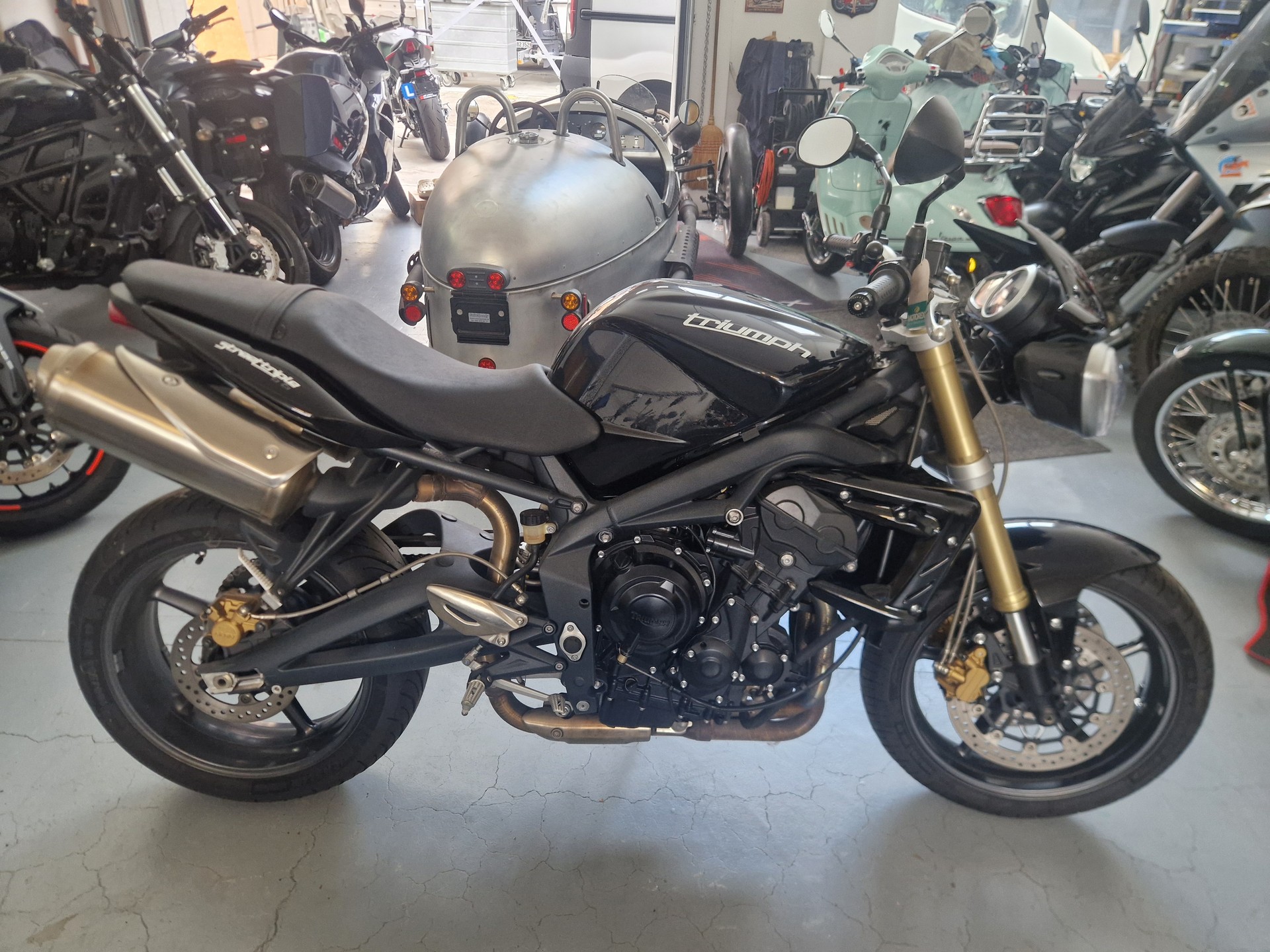 TRIUMPH Street Triple 675-image-7