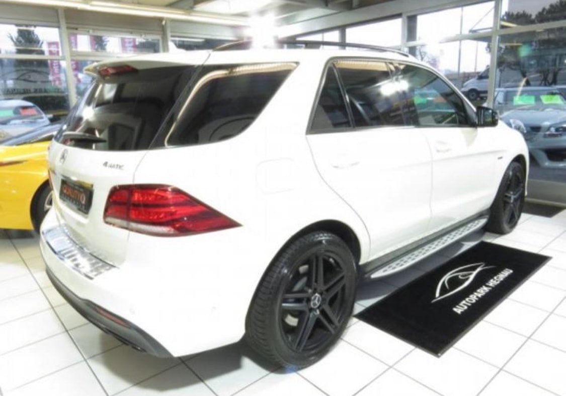MERCEDES-BENZ GLE 450 AMG 4Matic 9G-Tronic-image-3