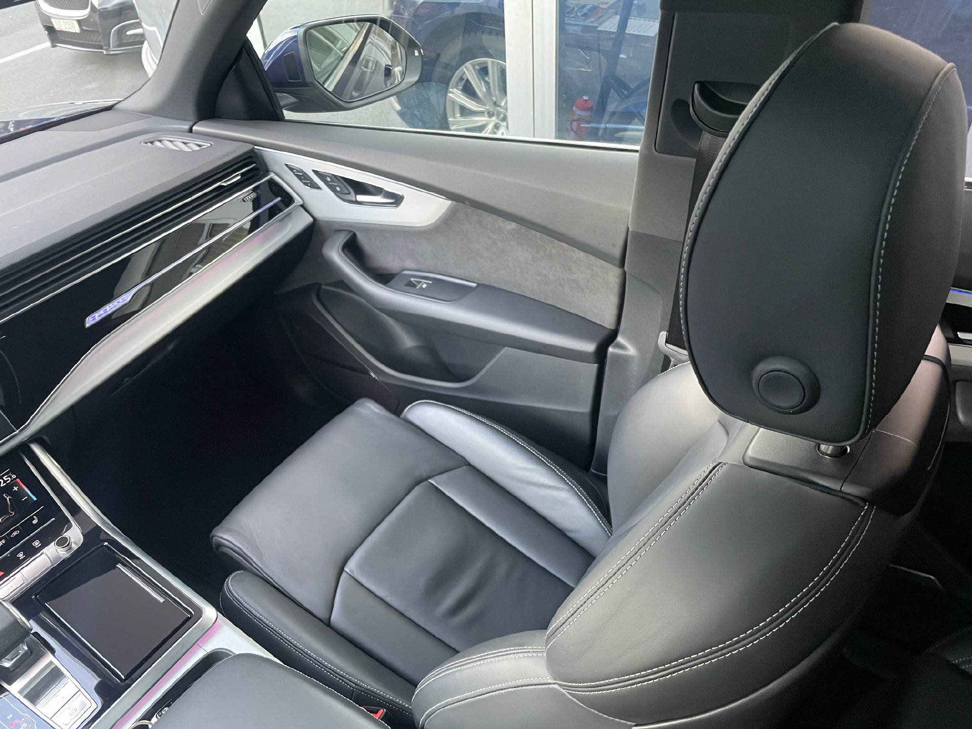 AUDI Q8 3.0 55 TFSI quattro T-Tronic-image-17