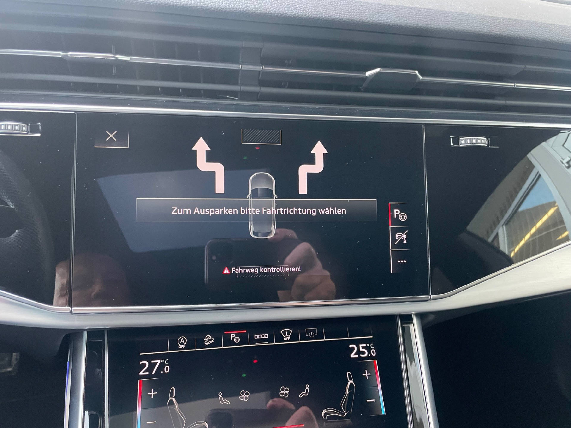 AUDI Q8 3.0 55 TFSI quattro T-Tronic-image-13