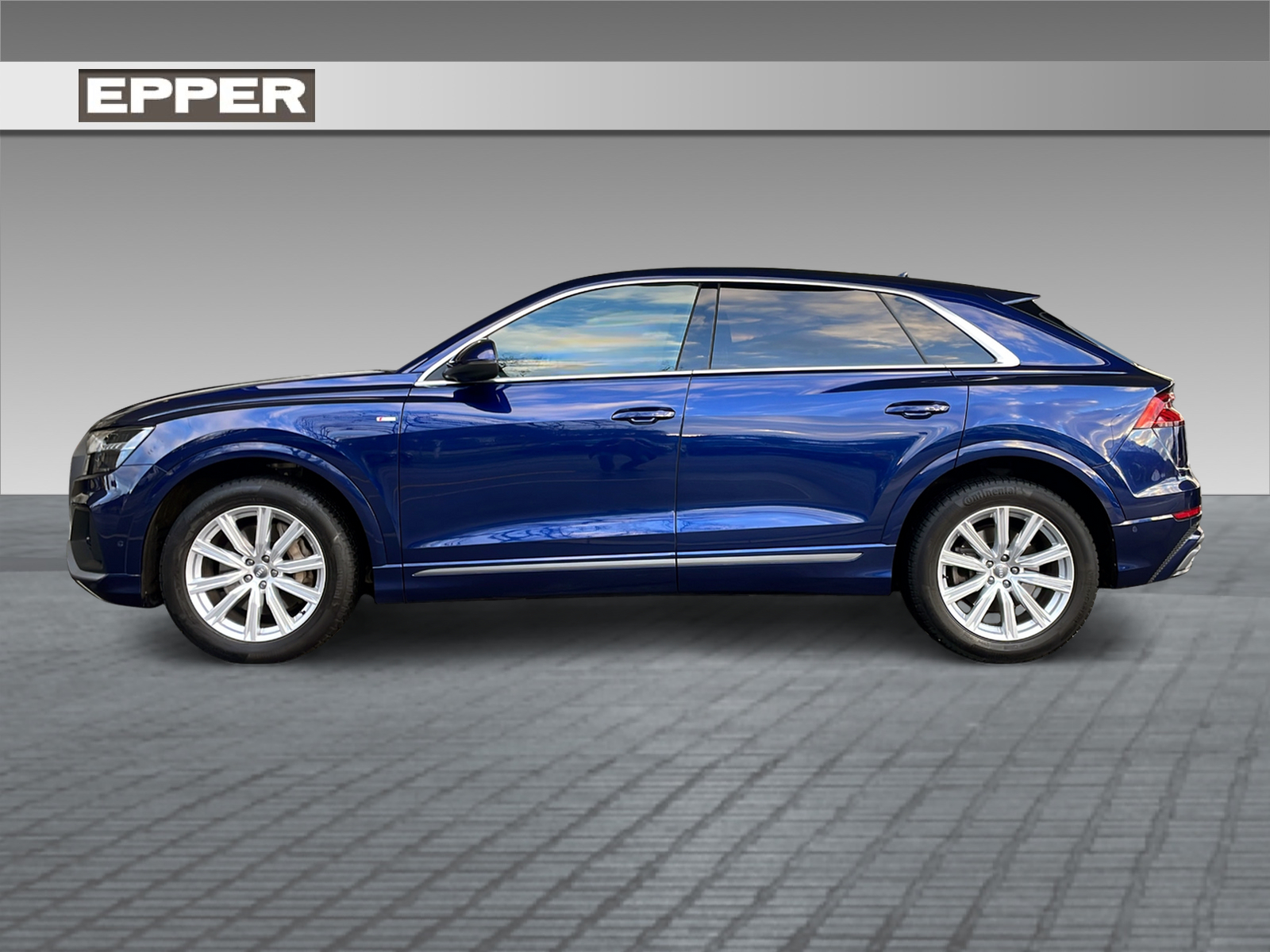 AUDI Q8 3.0 55 TFSI quattro T-Tronic-showroom-element-1