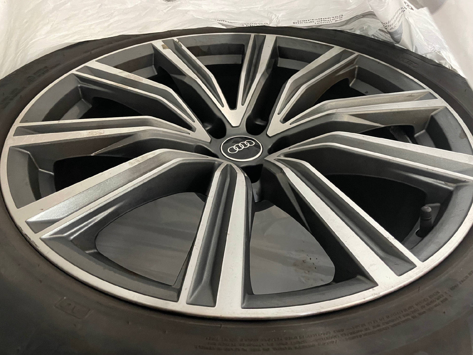 AUDI Q8 3.0 55 TFSI quattro T-Tronic-image-29