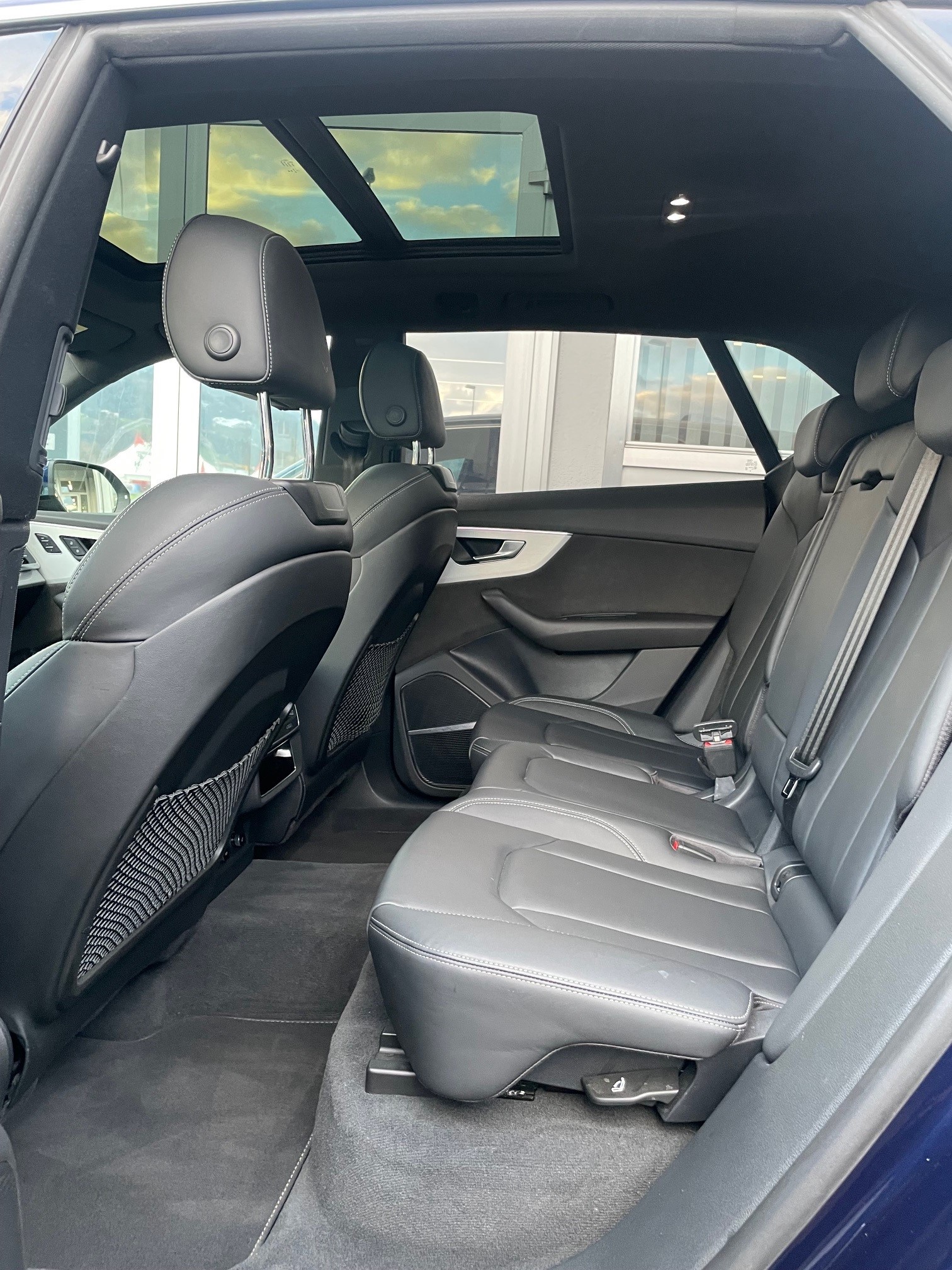 AUDI Q8 3.0 55 TFSI quattro T-Tronic-image-18