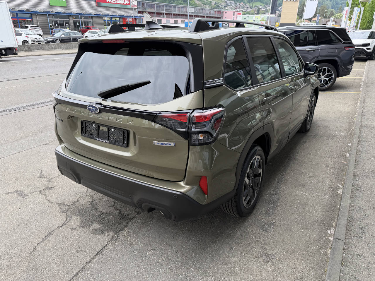 SUBARU Forester Station 2.0i e-Boxer Swiss Plus-image-4