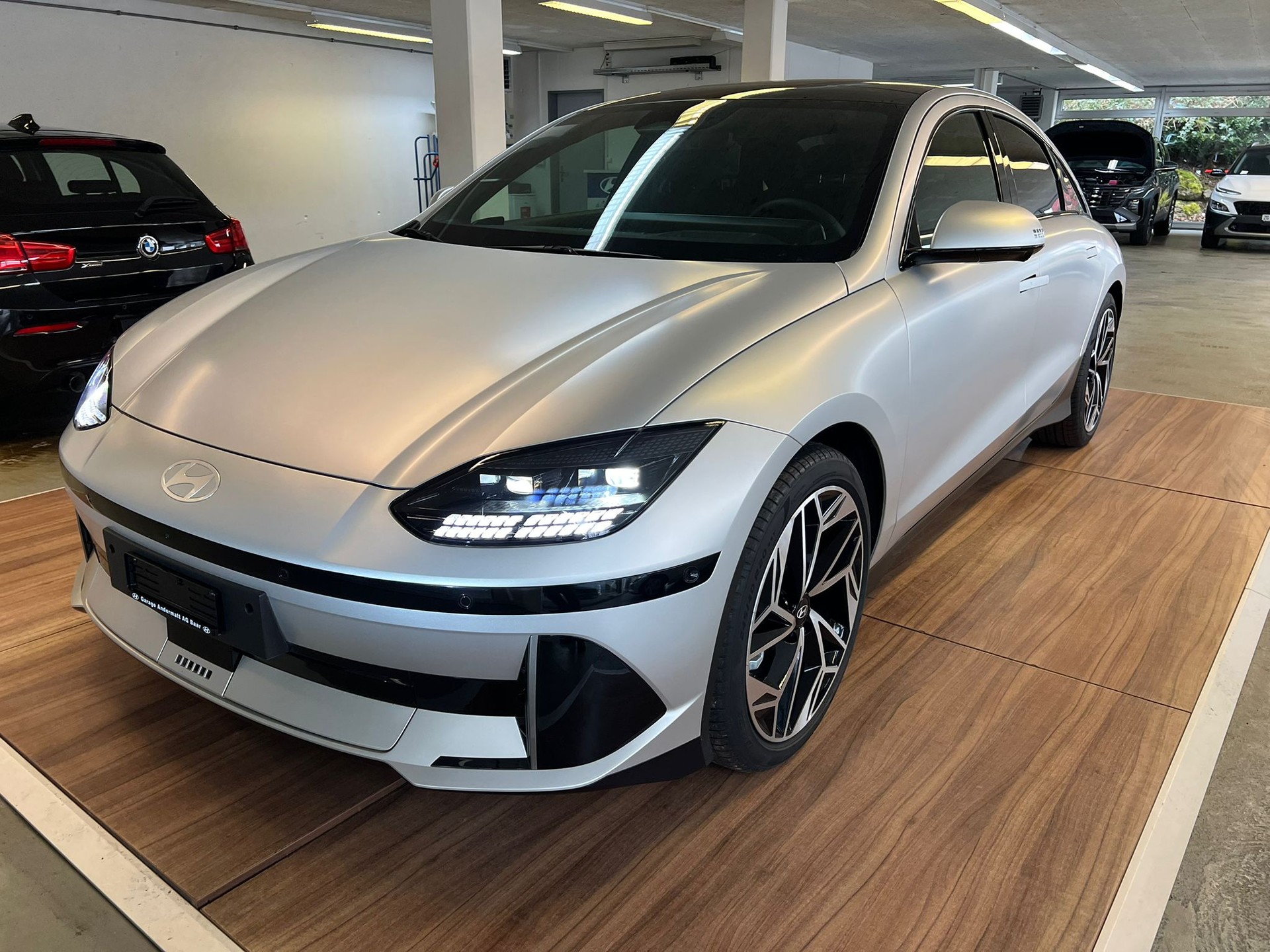 HYUNDAI Ioniq 6 77kWh Launch Edition 4WD-showroom-element-2