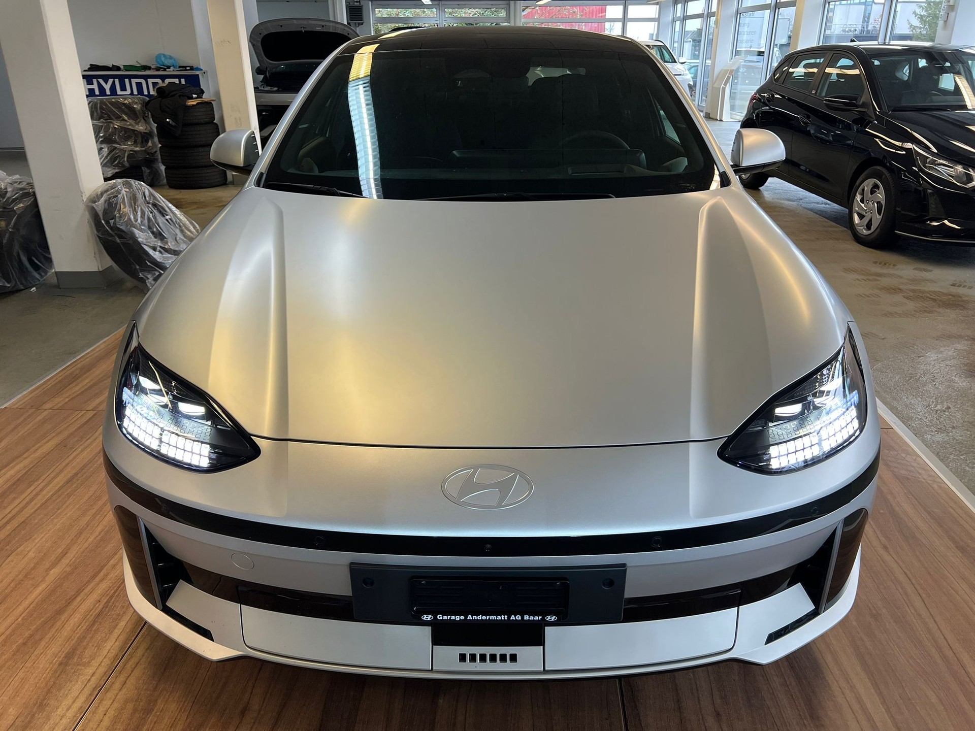 HYUNDAI Ioniq 6 77kWh Launch Edition 4WD-showroom-element-1