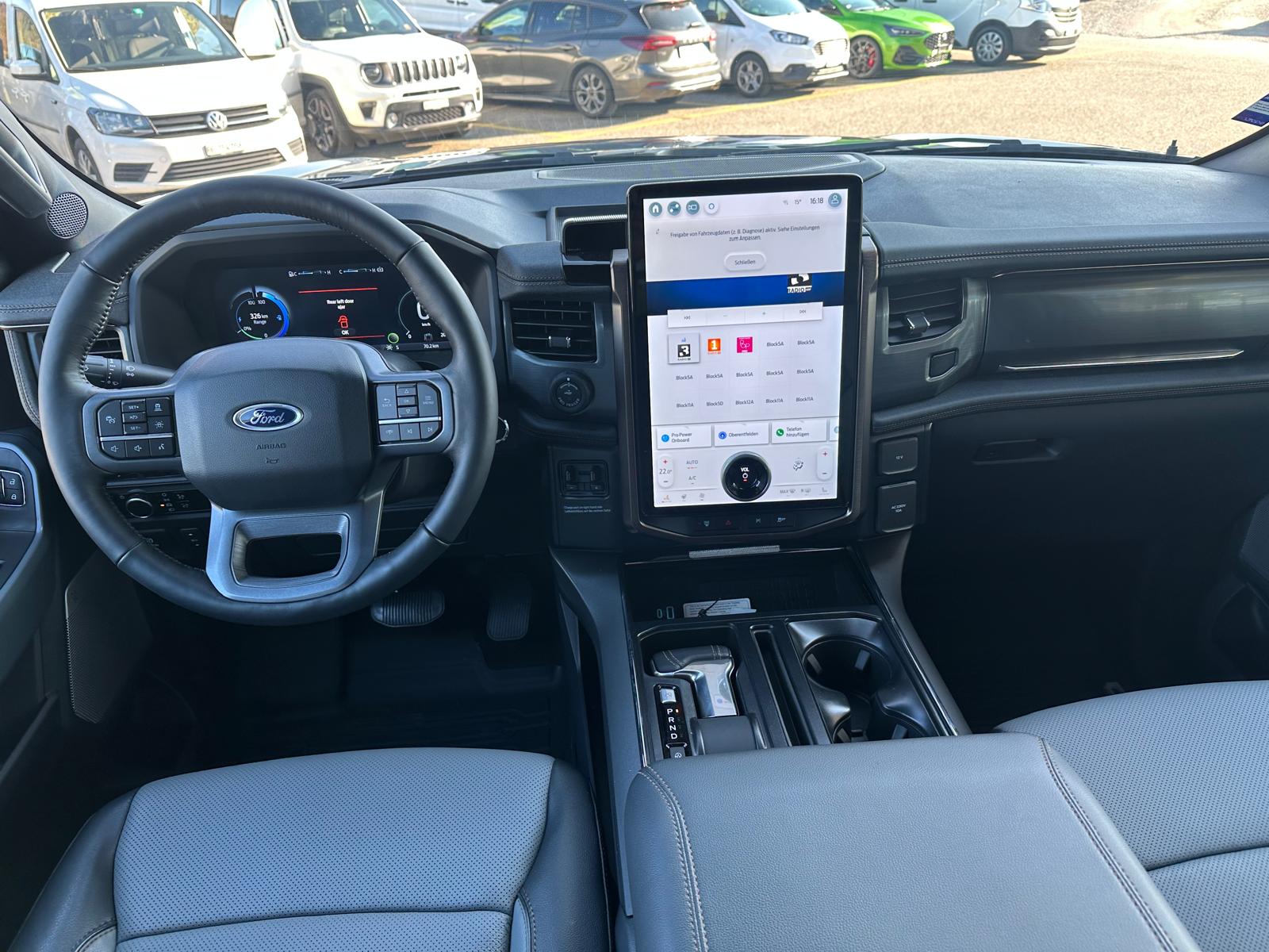 FORD F-150 Lightning 91 kWh Lariat Launch Edition-image-7