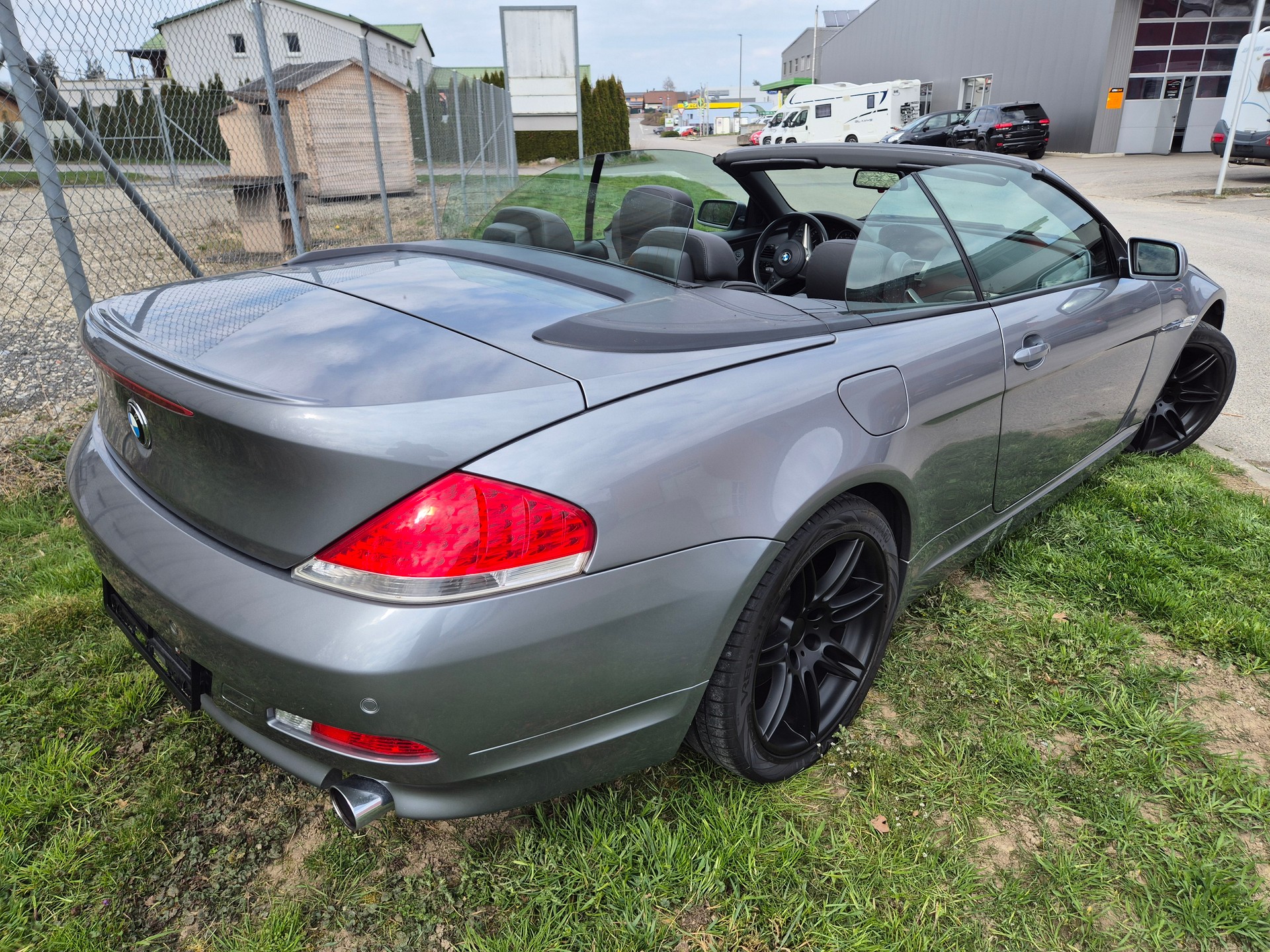 BMW 645i-image-2