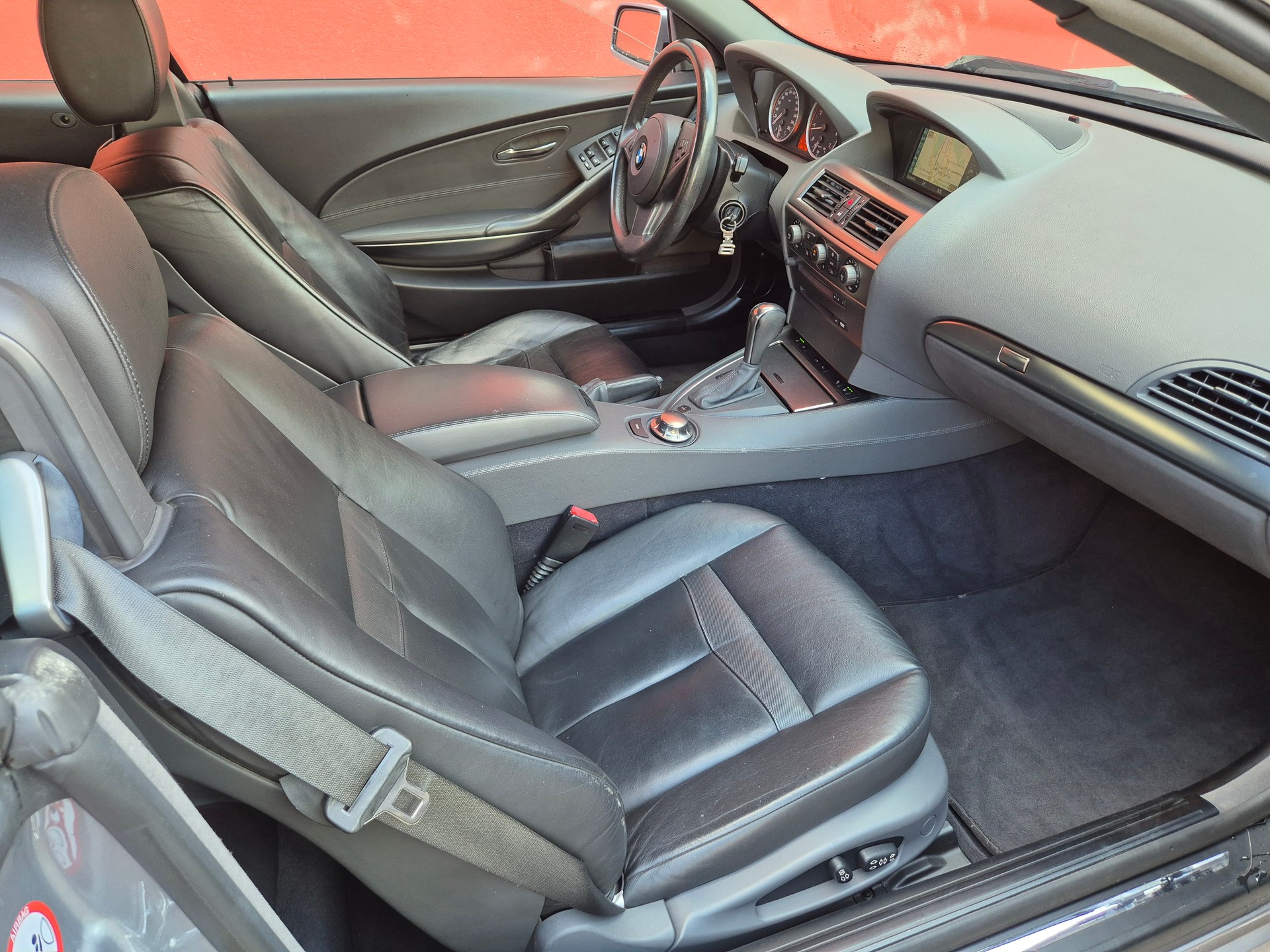 BMW 645i-image-1