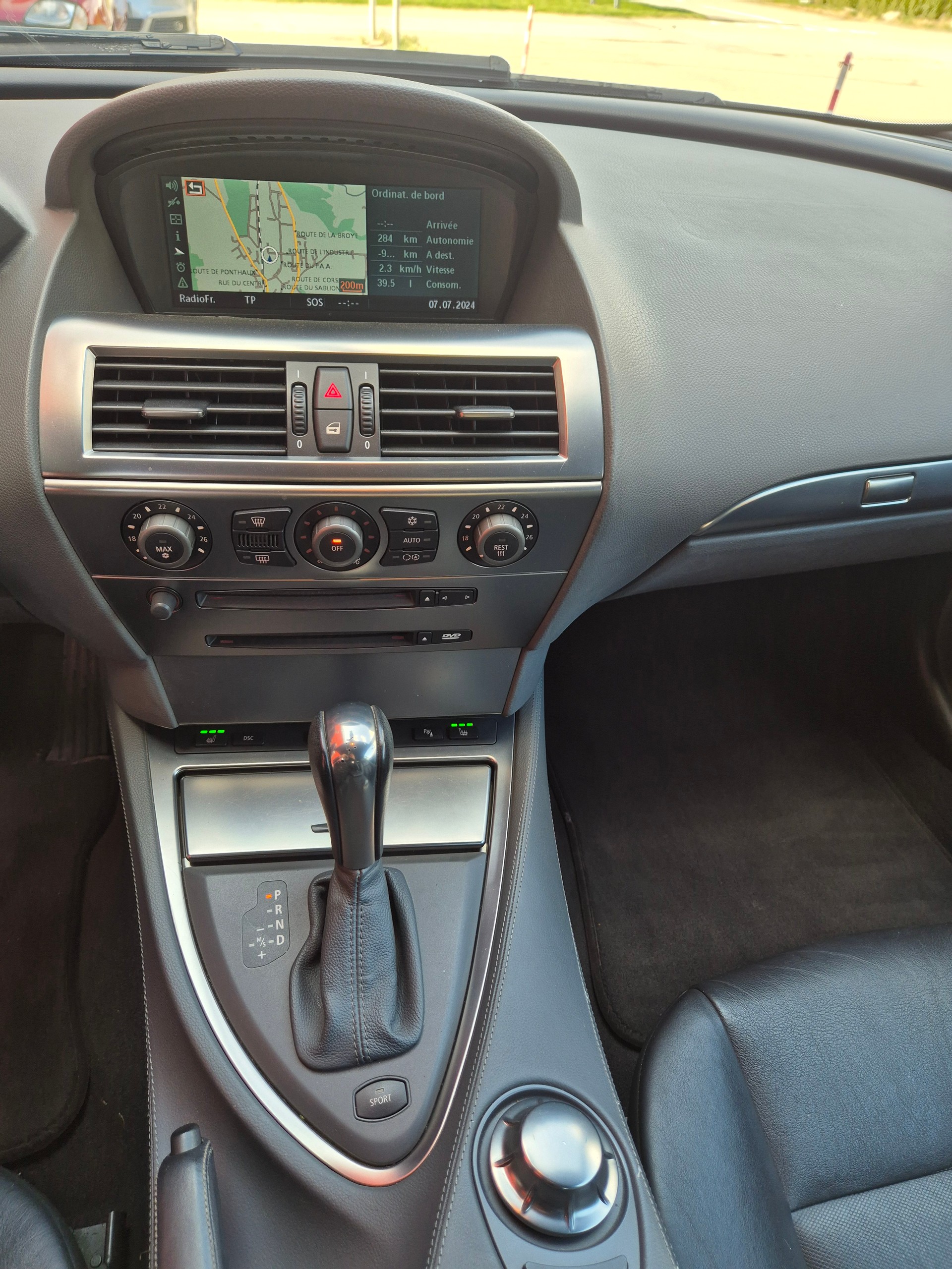 BMW 645i-image-5