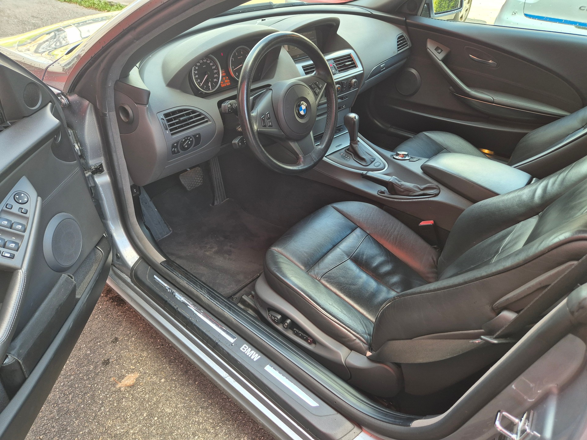 BMW 645i-image-9