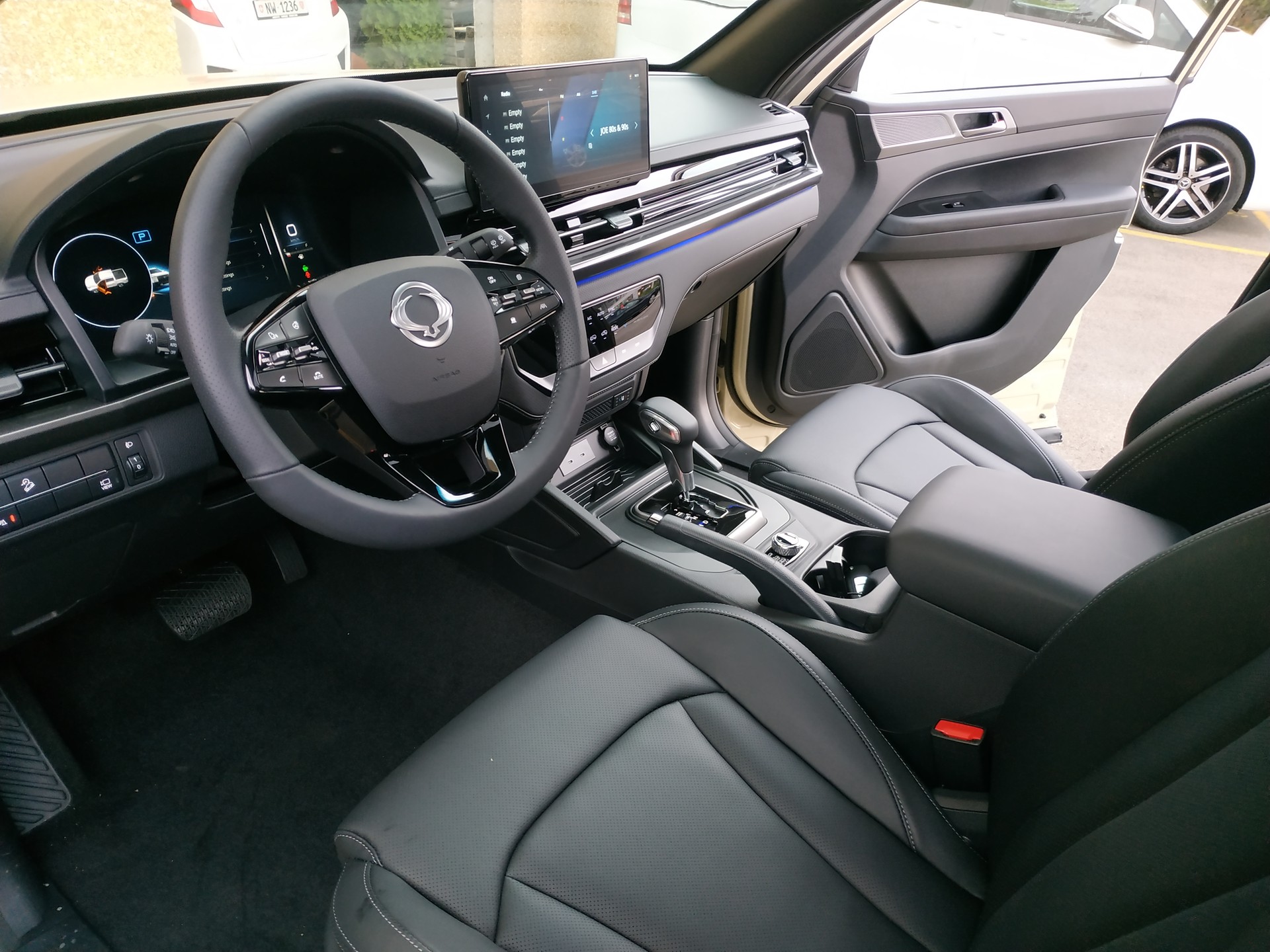 KGM-SsangYong Musso 2.2 Blackline 4WD Automat-image-9