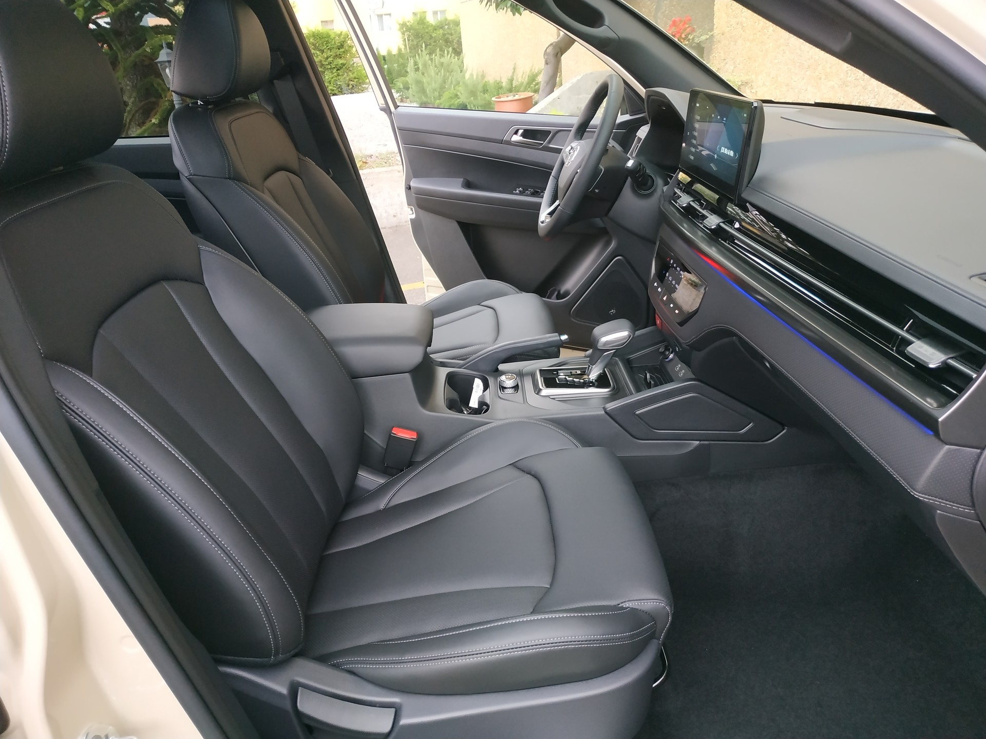 KGM-SsangYong Musso 2.2 Blackline 4WD Automat-image-13