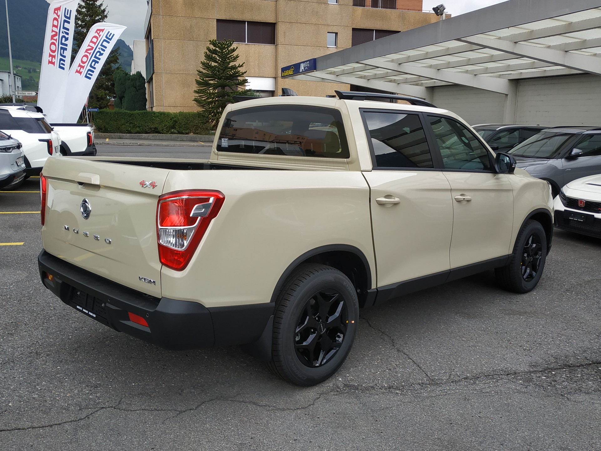 KGM-SsangYong Musso 2.2 Blackline 4WD Automat-image-5
