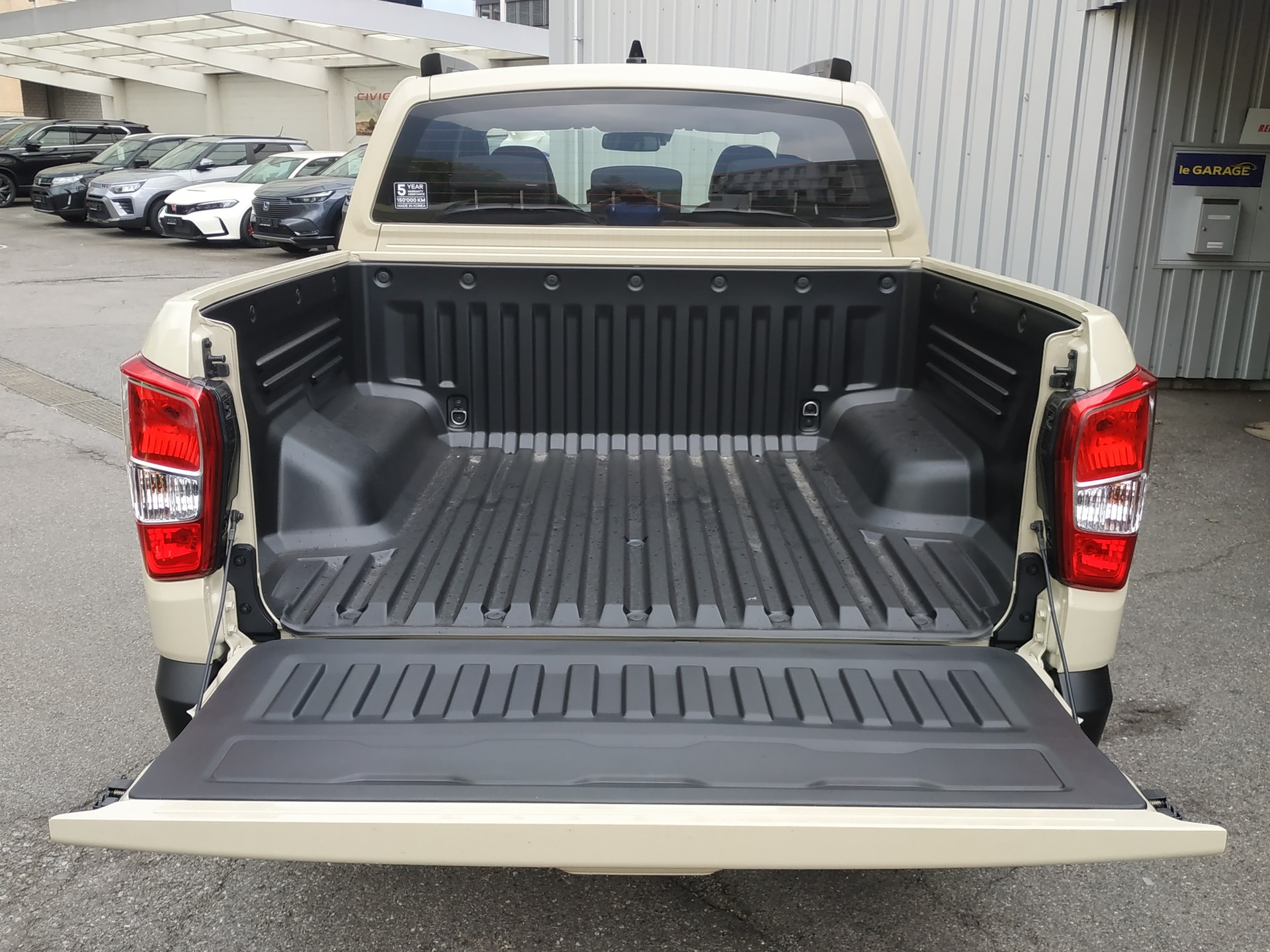 KGM-SsangYong Musso 2.2 Blackline 4WD Automat-image-20