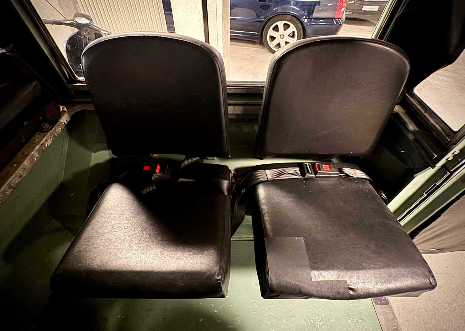 LAND ROVER 88 mit Tropendach-image-27