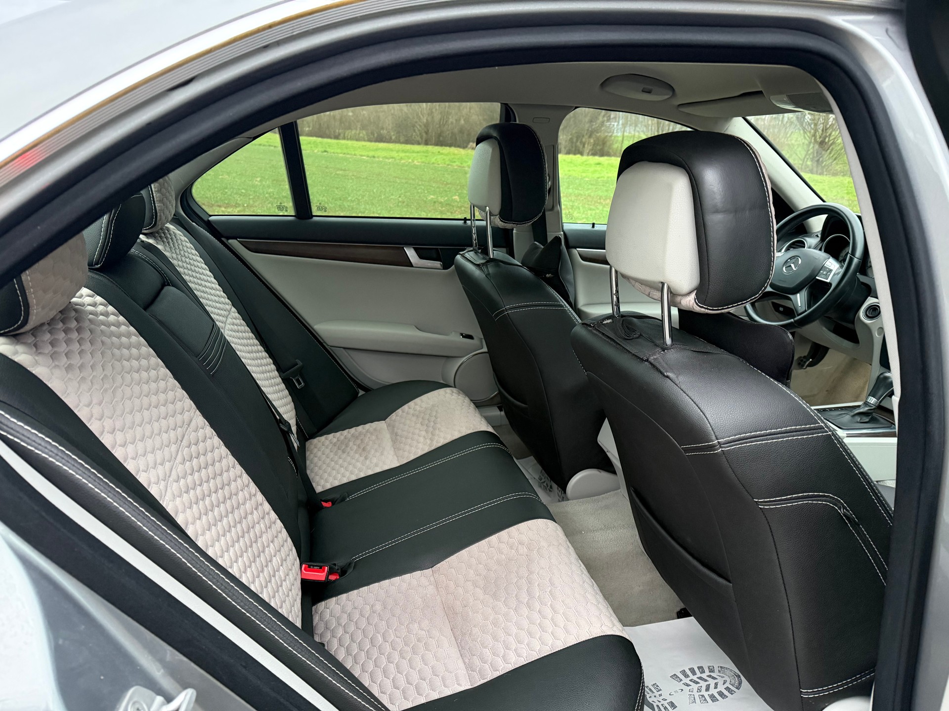 MERCEDES-BENZ C 200 Elégance-image-5