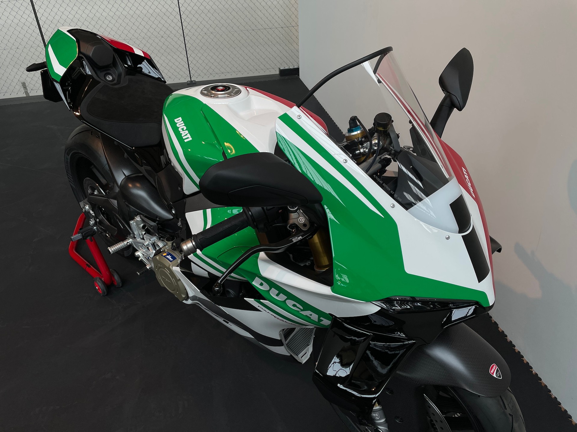 DUCATI Panigale V4 Tricolore Nr. 273/1000 Limited Edition-image-5