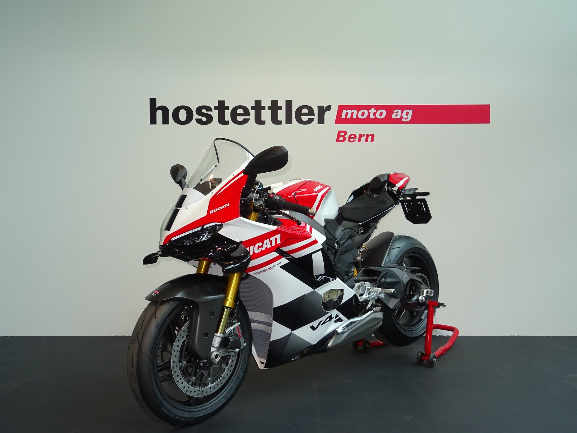 DUCATI Panigale V4 Tricolore Nr. 273/1000 Limited Edition-showroom-element-3