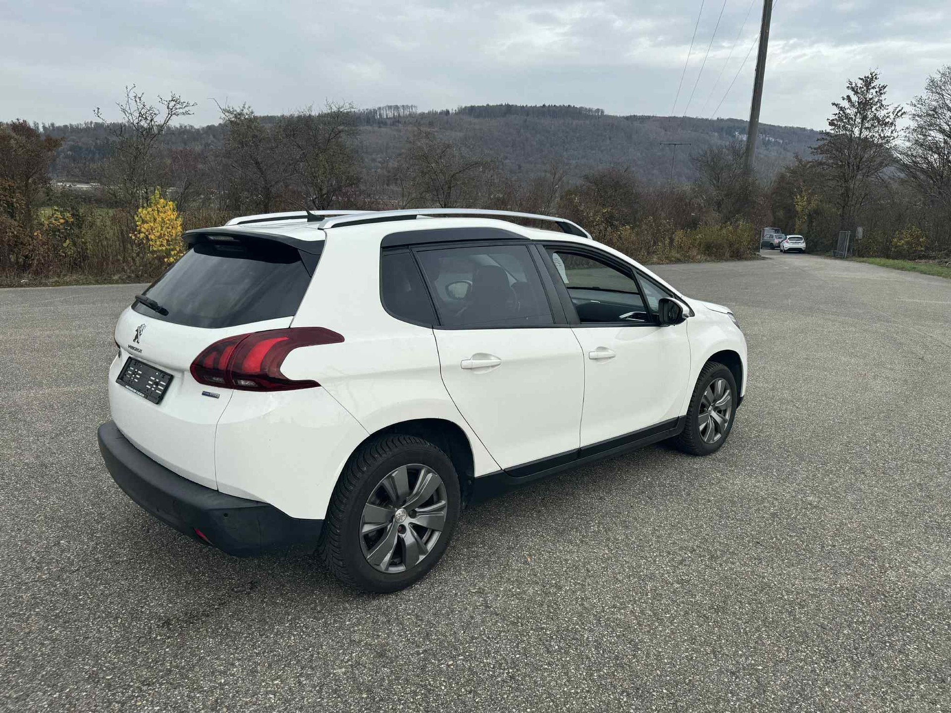PEUGEOT 2008 1.2 VTI Active ETG5-image-6