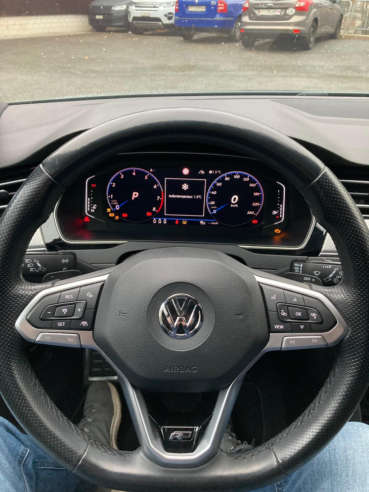 VW Passat Variant 2.0 TSI R-Line Edition 4Motion DSG-image-11