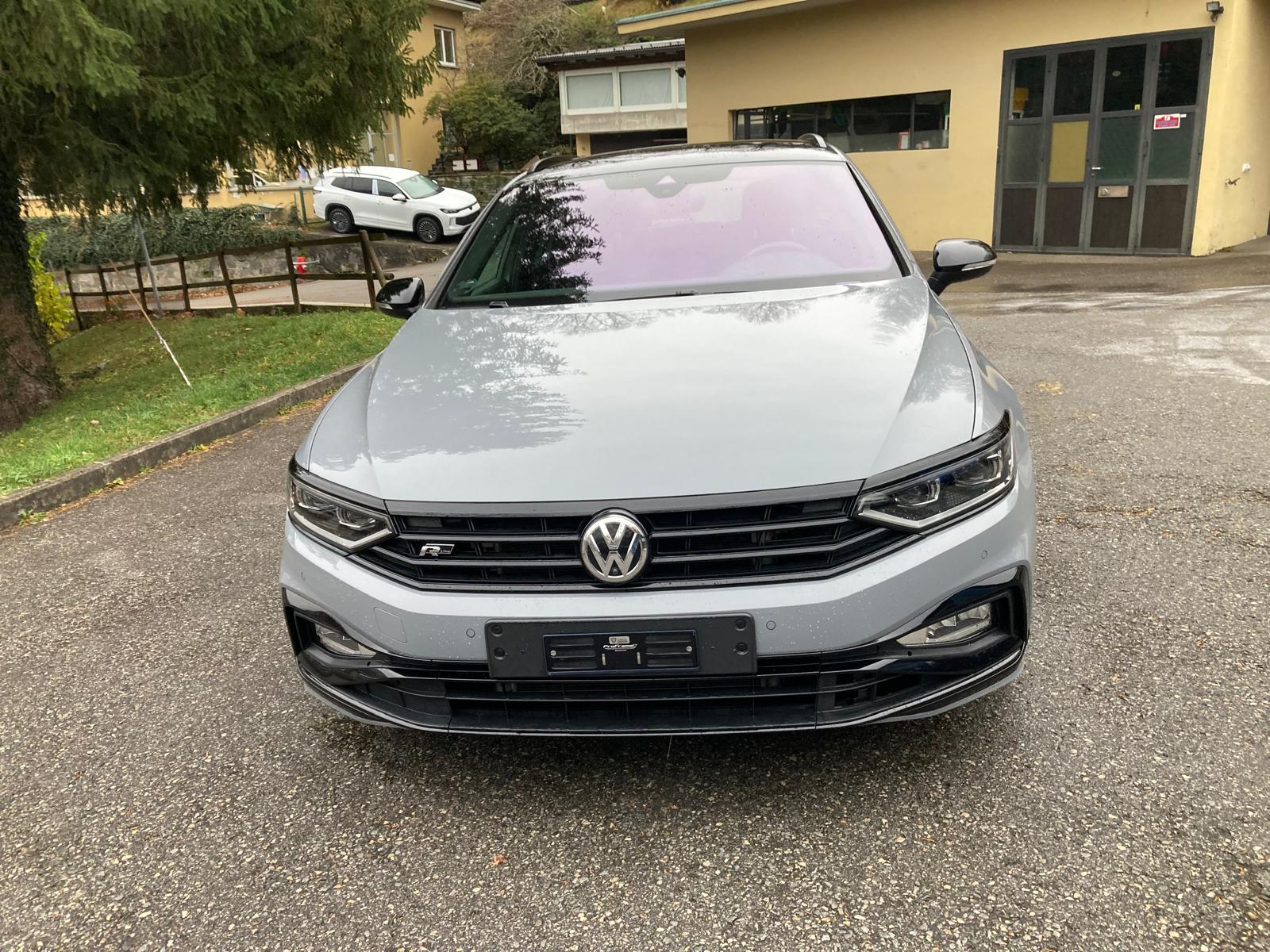 VW Passat Variant 2.0 TSI R-Line Edition 4Motion DSG-showroom-element-1