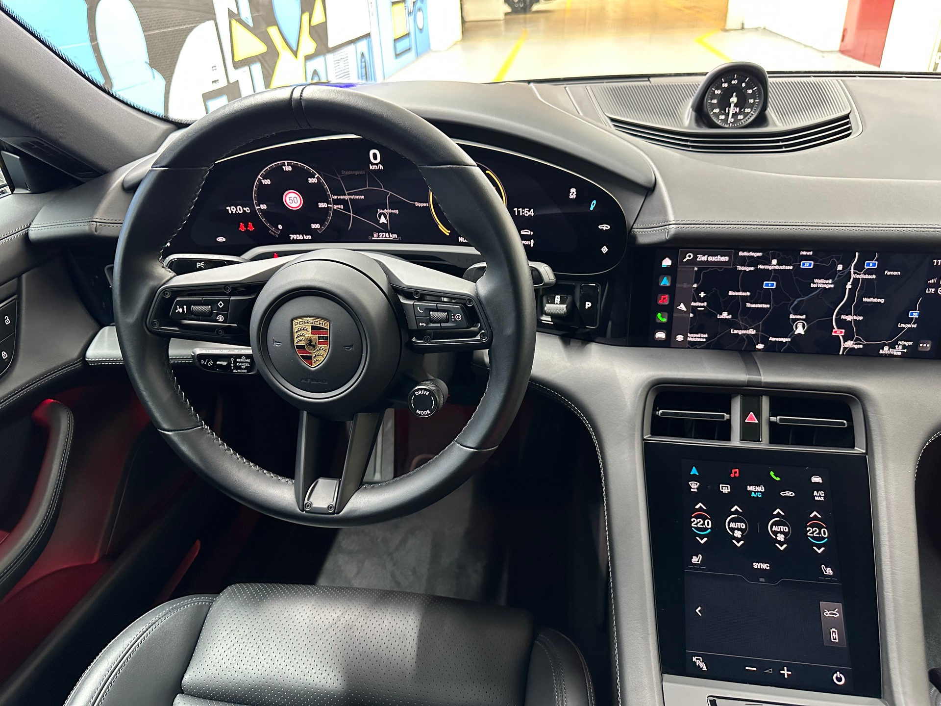 PORSCHE Taycan 4S-image-10