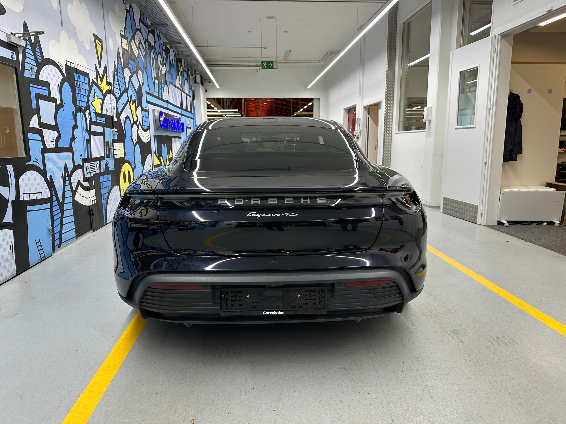 PORSCHE Taycan 4S-image-4