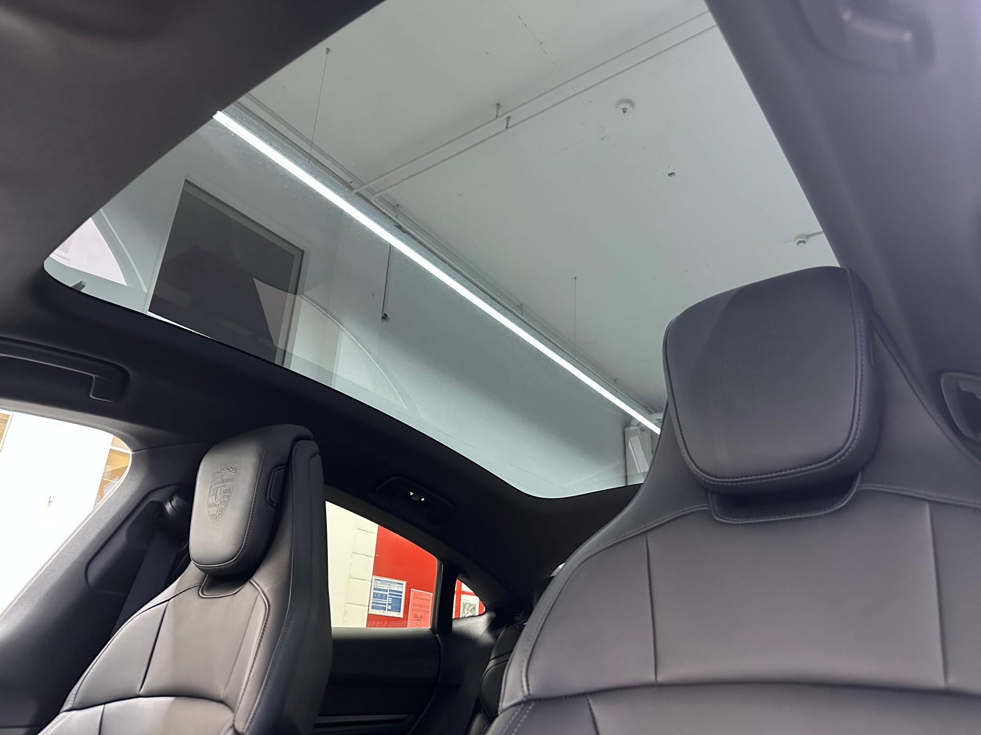 PORSCHE Taycan 4S-image-15