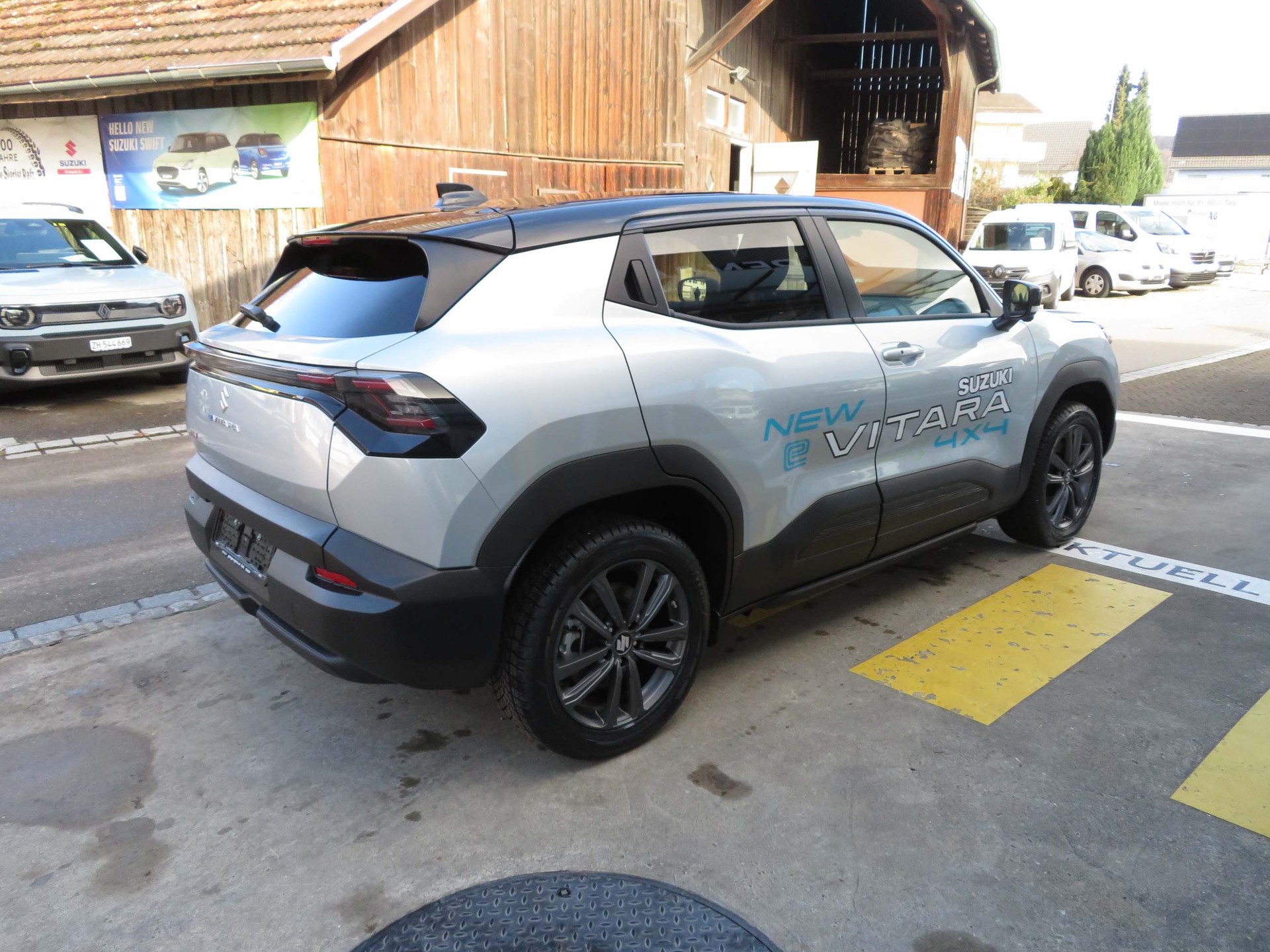 SUZUKI e Vitara Compact Top 4x4-image-6
