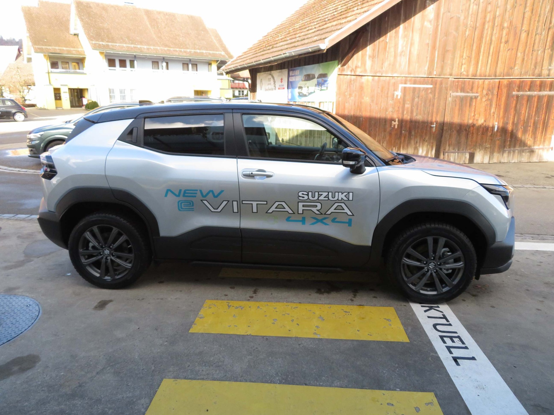 SUZUKI e Vitara Compact Top 4x4-image-4
